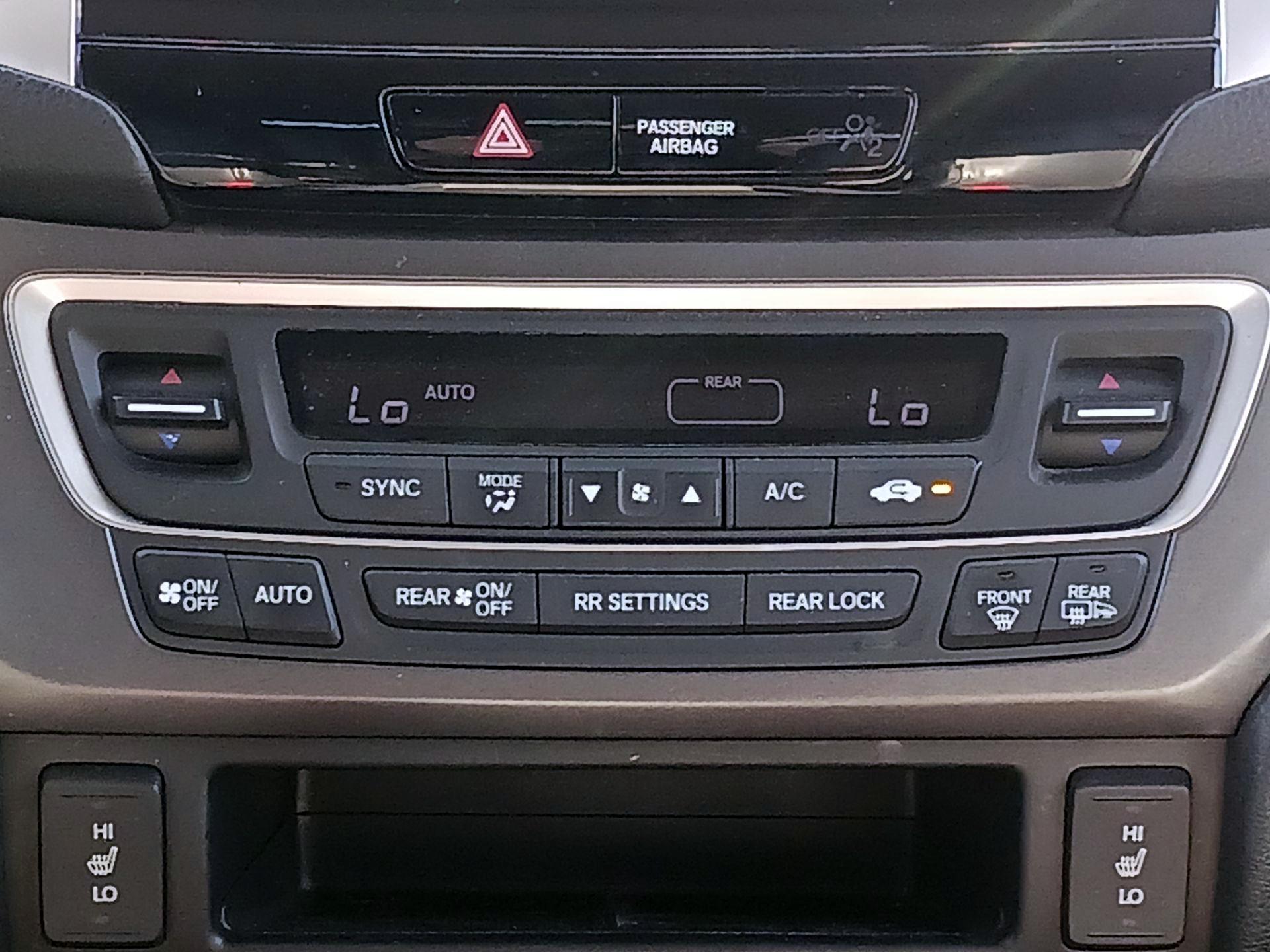 Thumbnail: 2018 Honda Pilot - 14