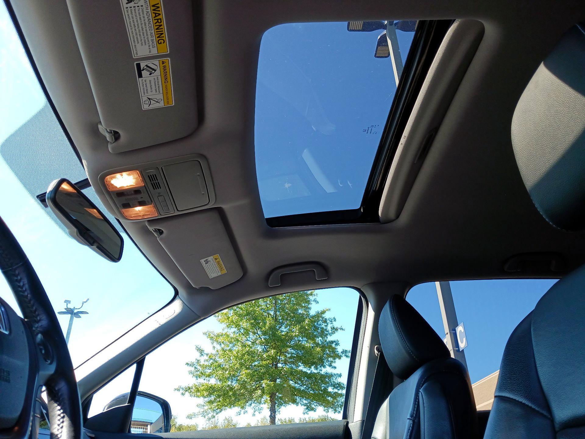 Thumbnail: 2018 Honda Pilot - 17