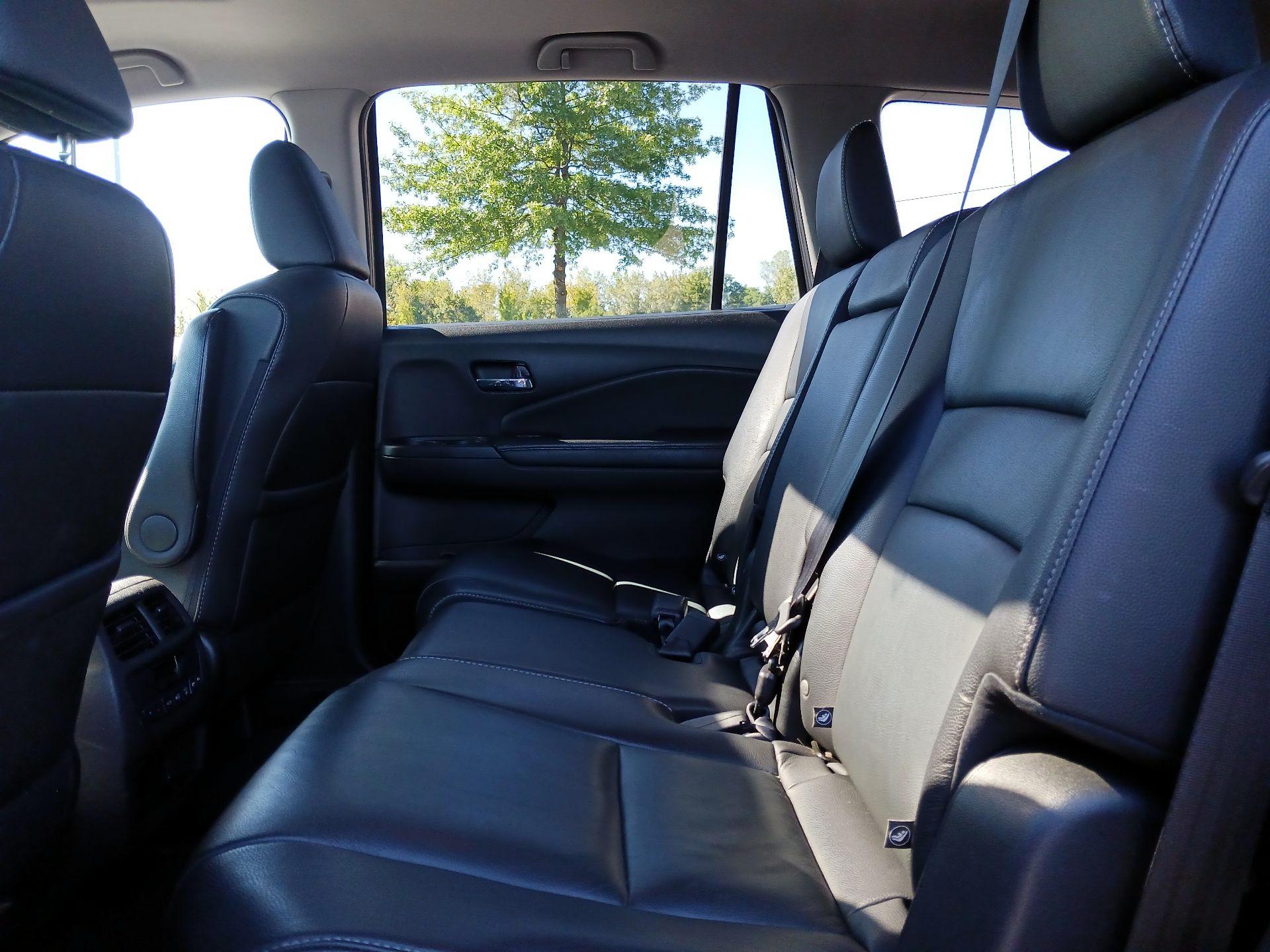 Thumbnail: 2018 Honda Pilot - 18