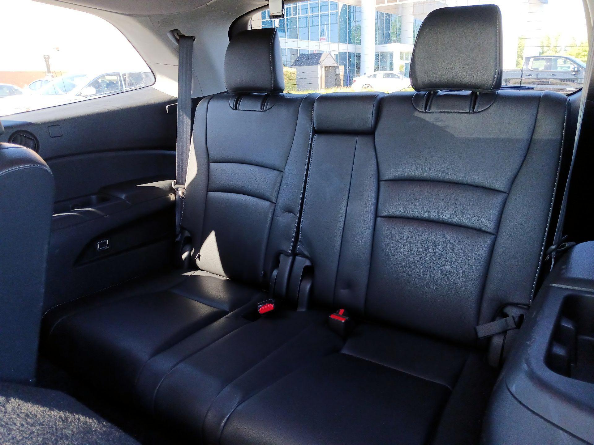 Thumbnail: 2018 Honda Pilot - 19