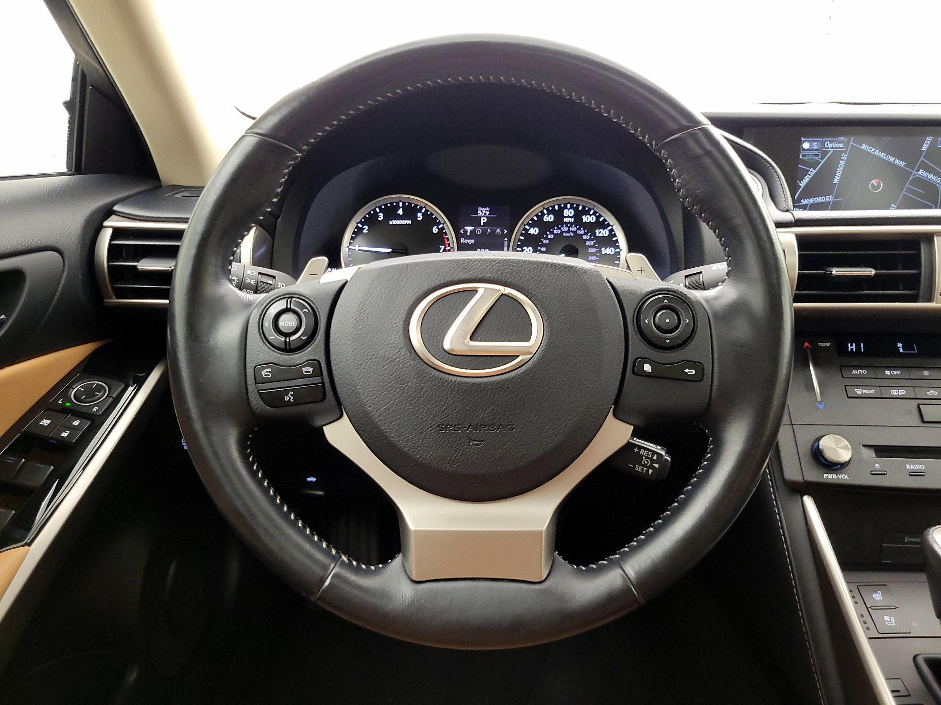 Thumbnail: 2015 Lexus IS - 10