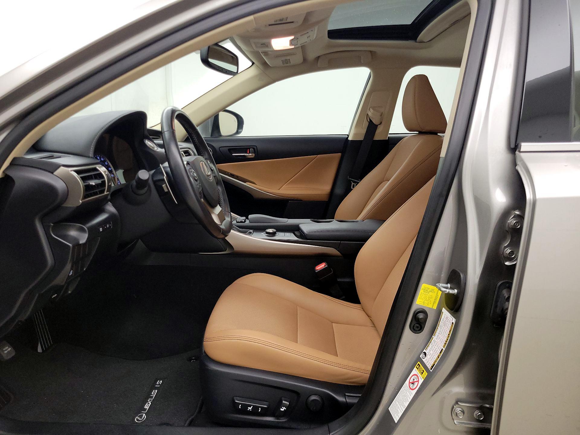 Thumbnail: 2015 Lexus IS - 11