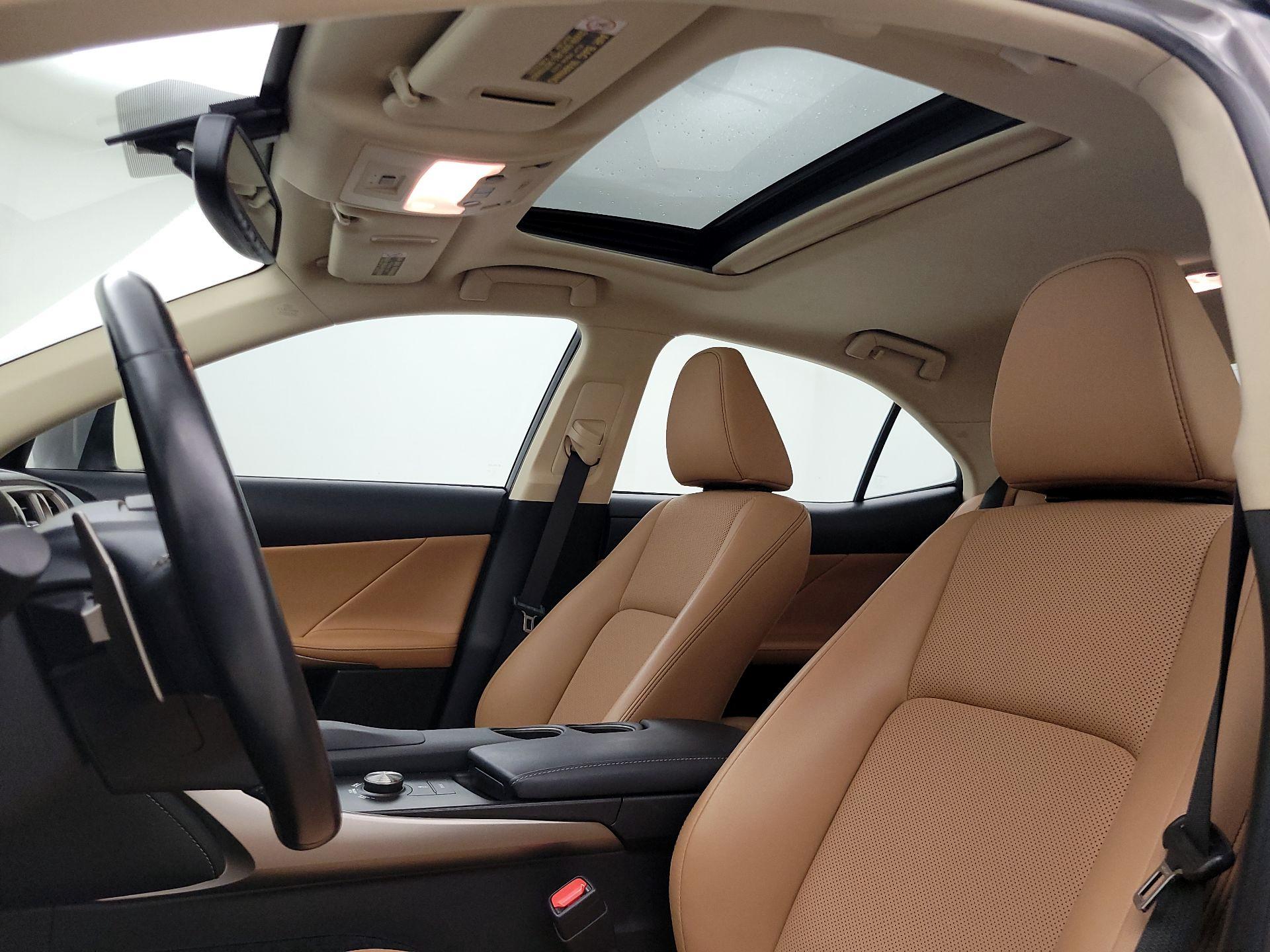 Thumbnail: 2015 Lexus IS - 20