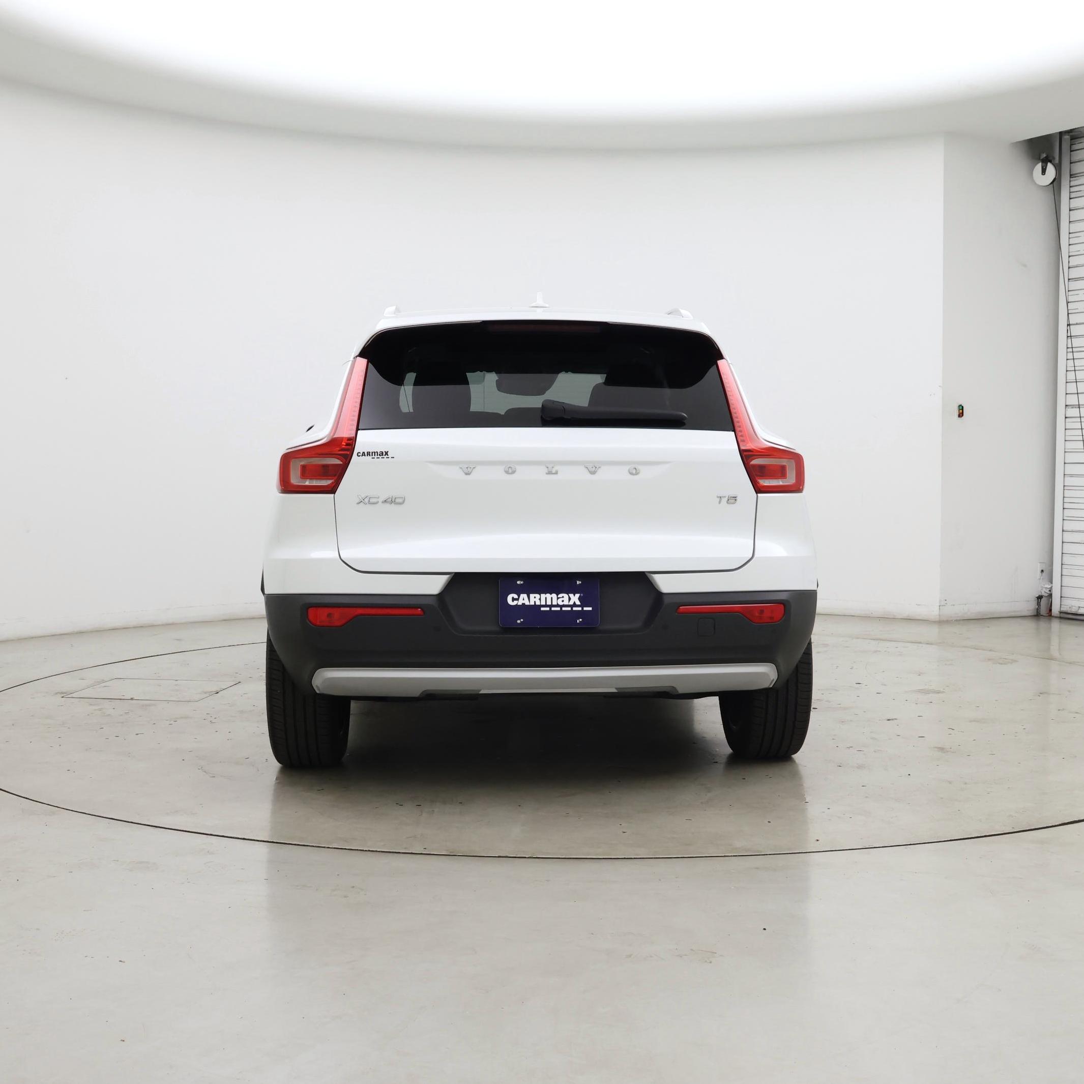 Thumbnail: 2022 Volvo XC40 - 6