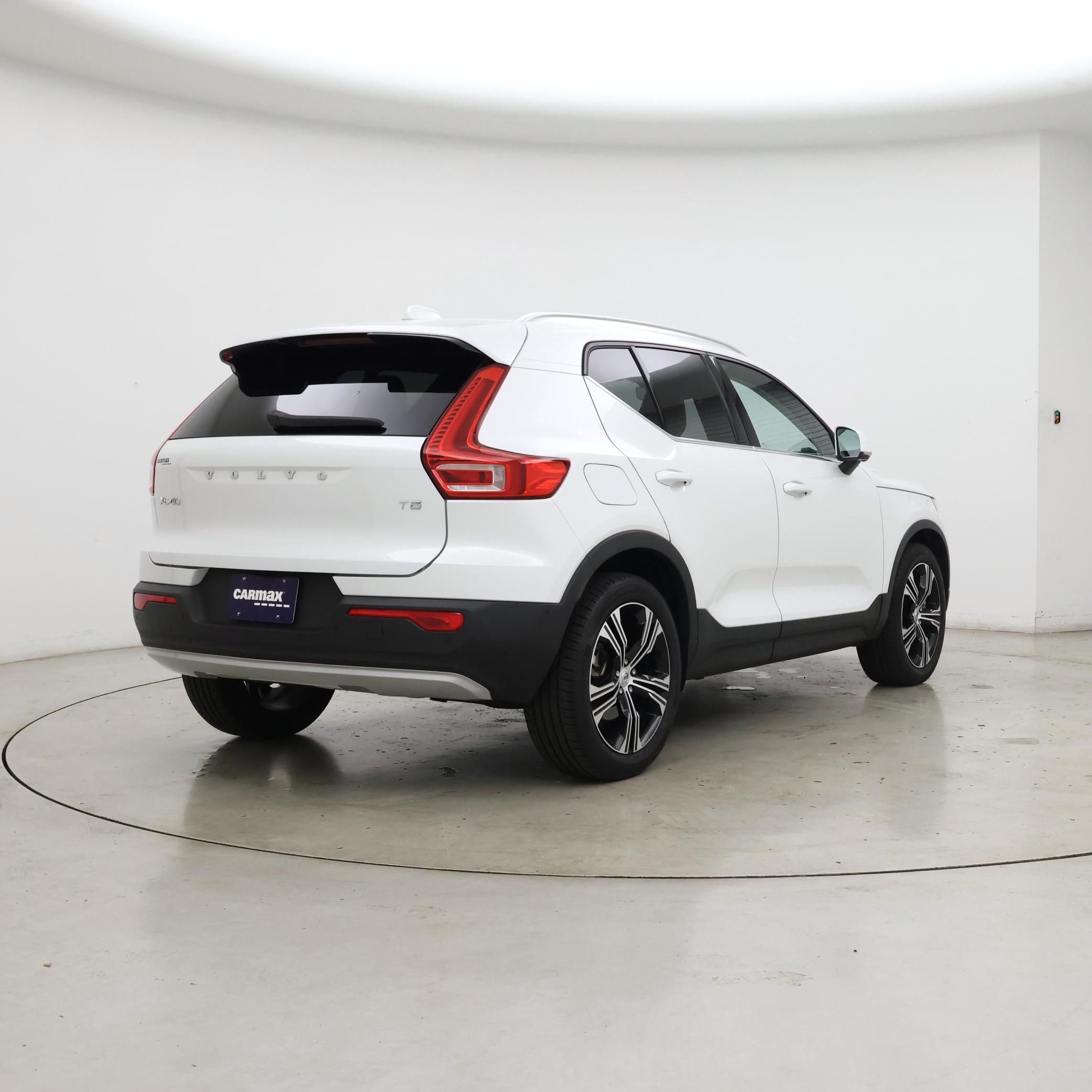 Thumbnail: 2022 Volvo XC40 - 8