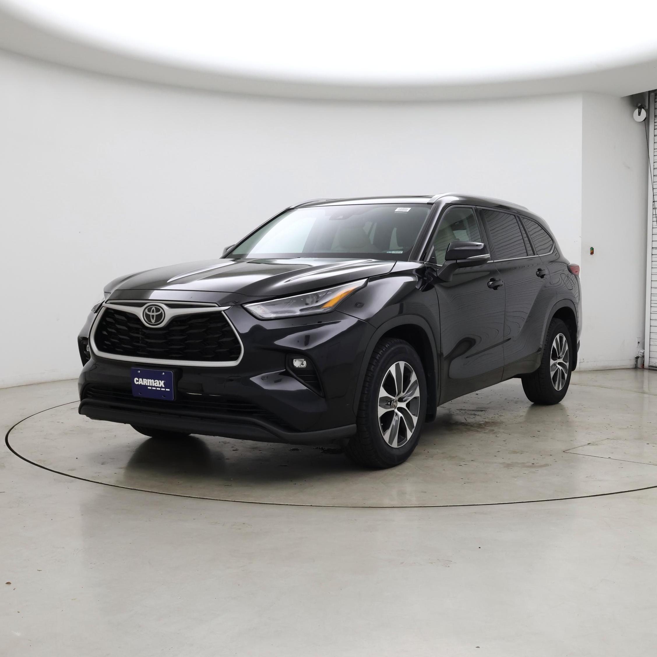 Thumbnail: 2022 Toyota Highlander - 4