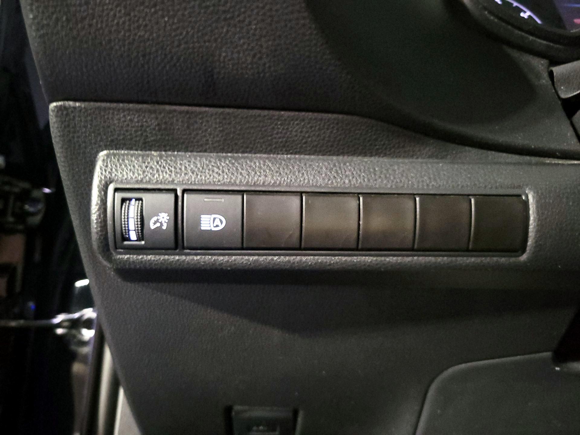 Thumbnail: 2023 Toyota Corolla - 11