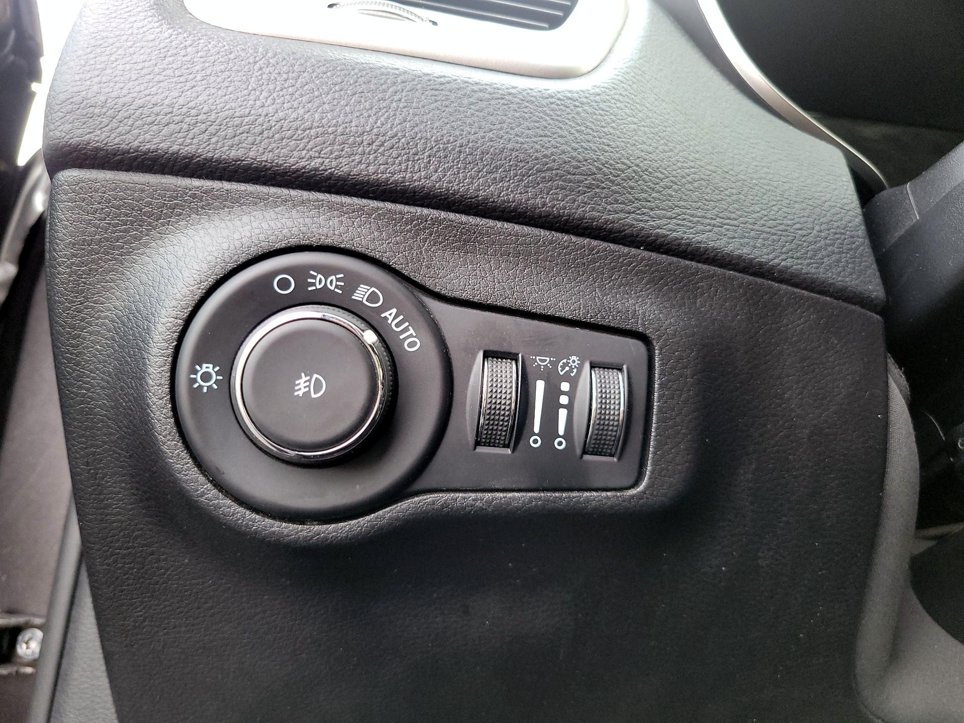 Thumbnail: 2021 Jeep Compass - 11