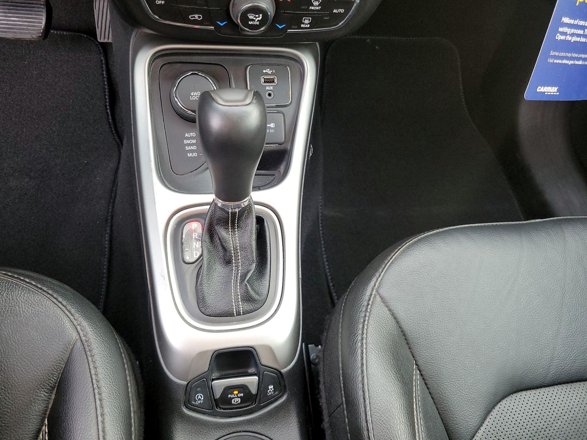 Thumbnail: 2021 Jeep Compass - 16