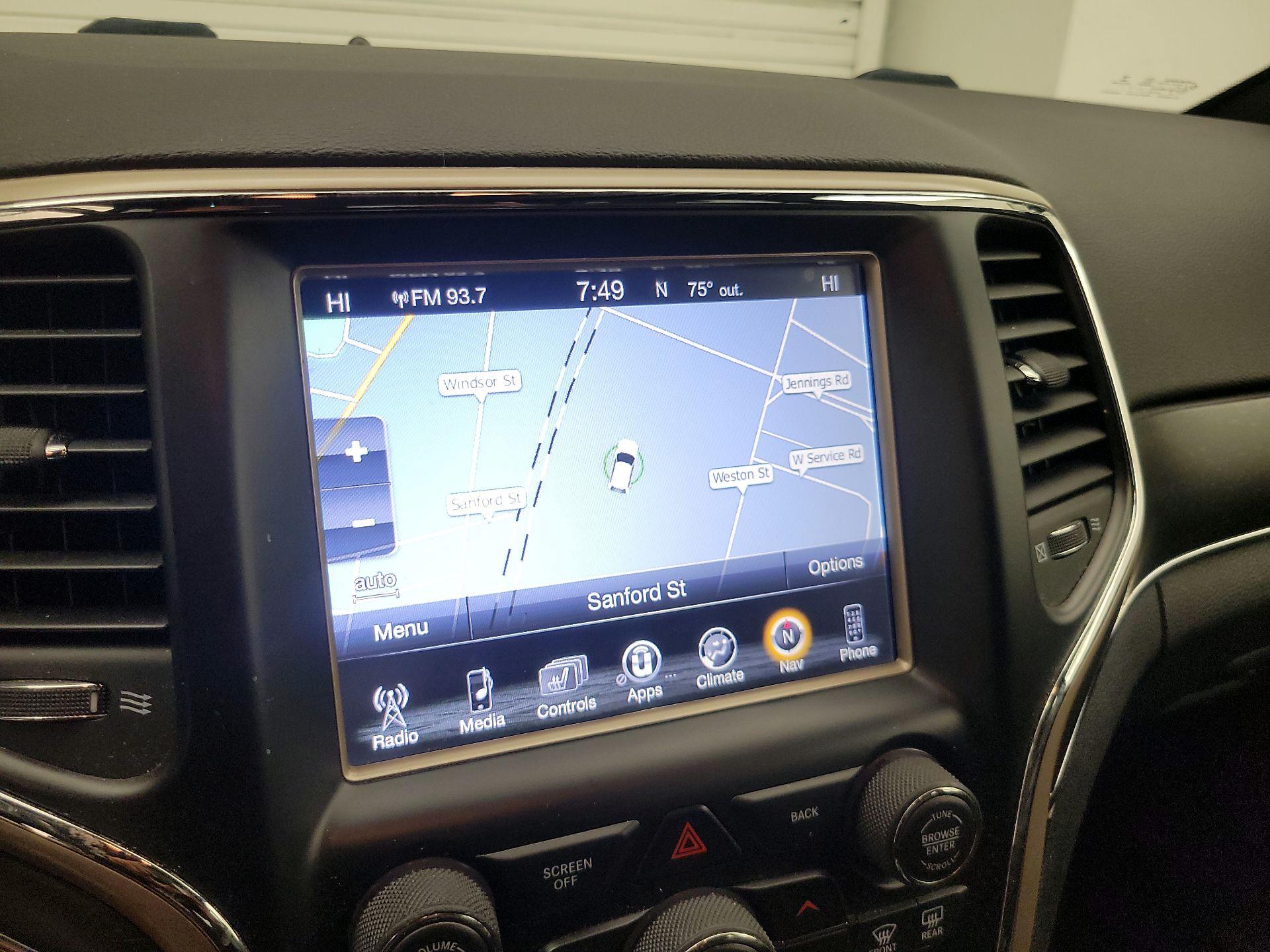 Thumbnail: 2017 Jeep Grand Cherokee - 12