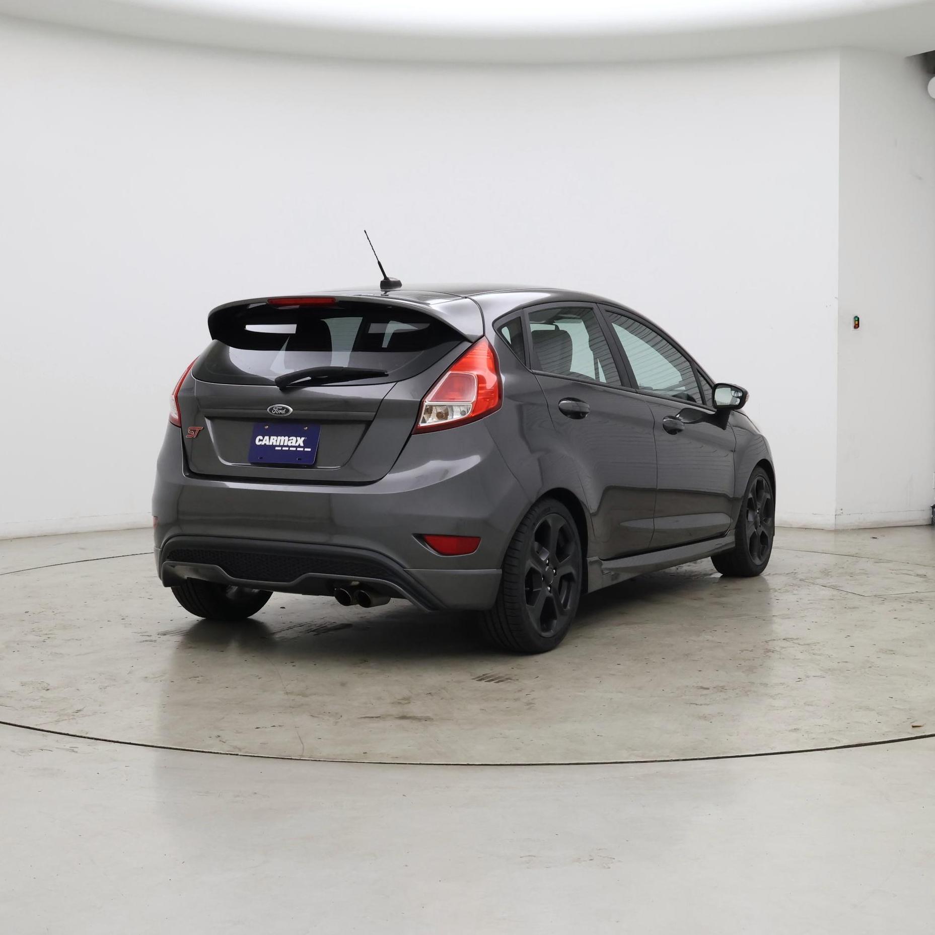 Thumbnail: 2016 Ford Fiesta - 8