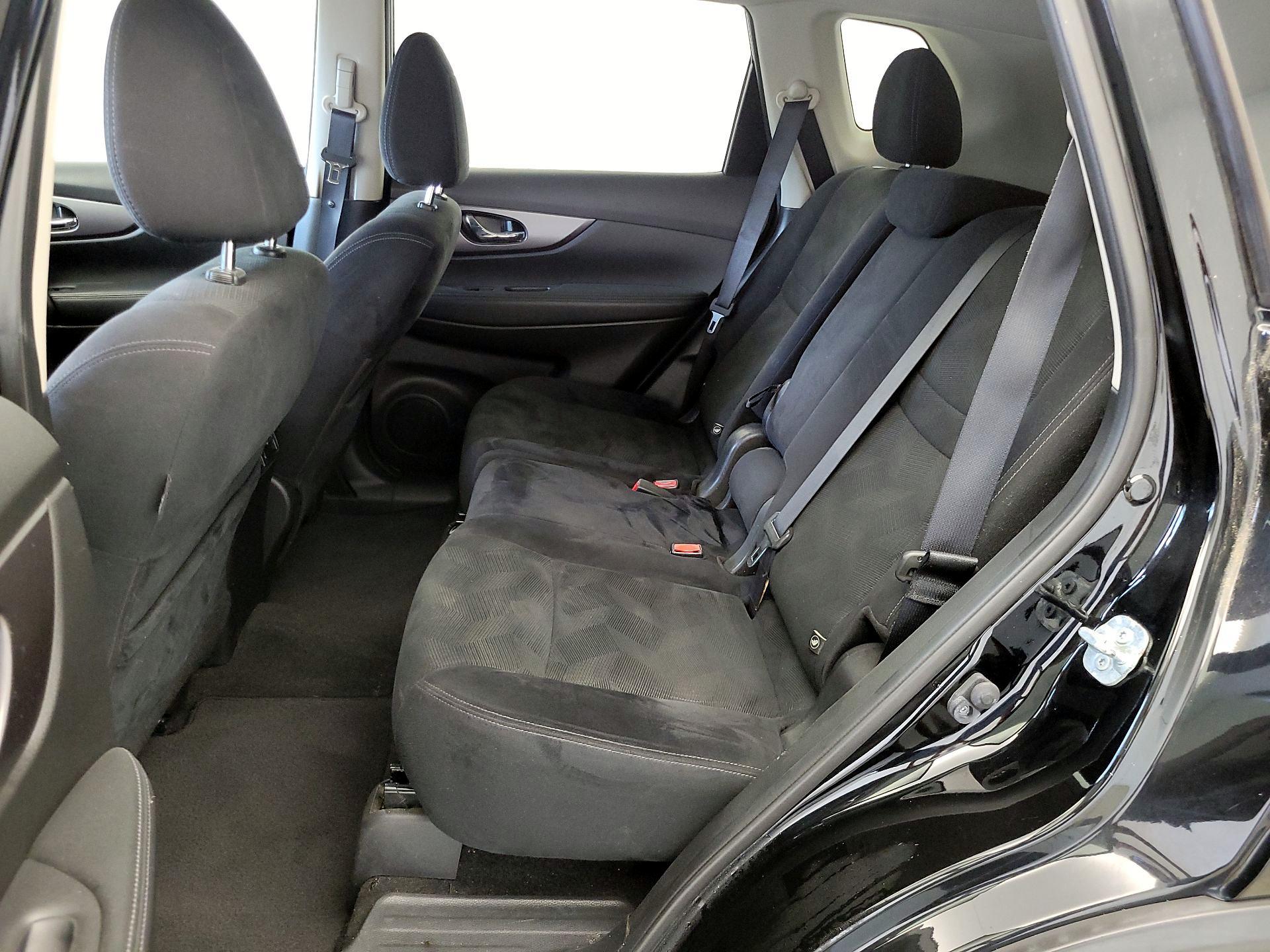 Thumbnail: 2016 Nissan Rogue - 19
