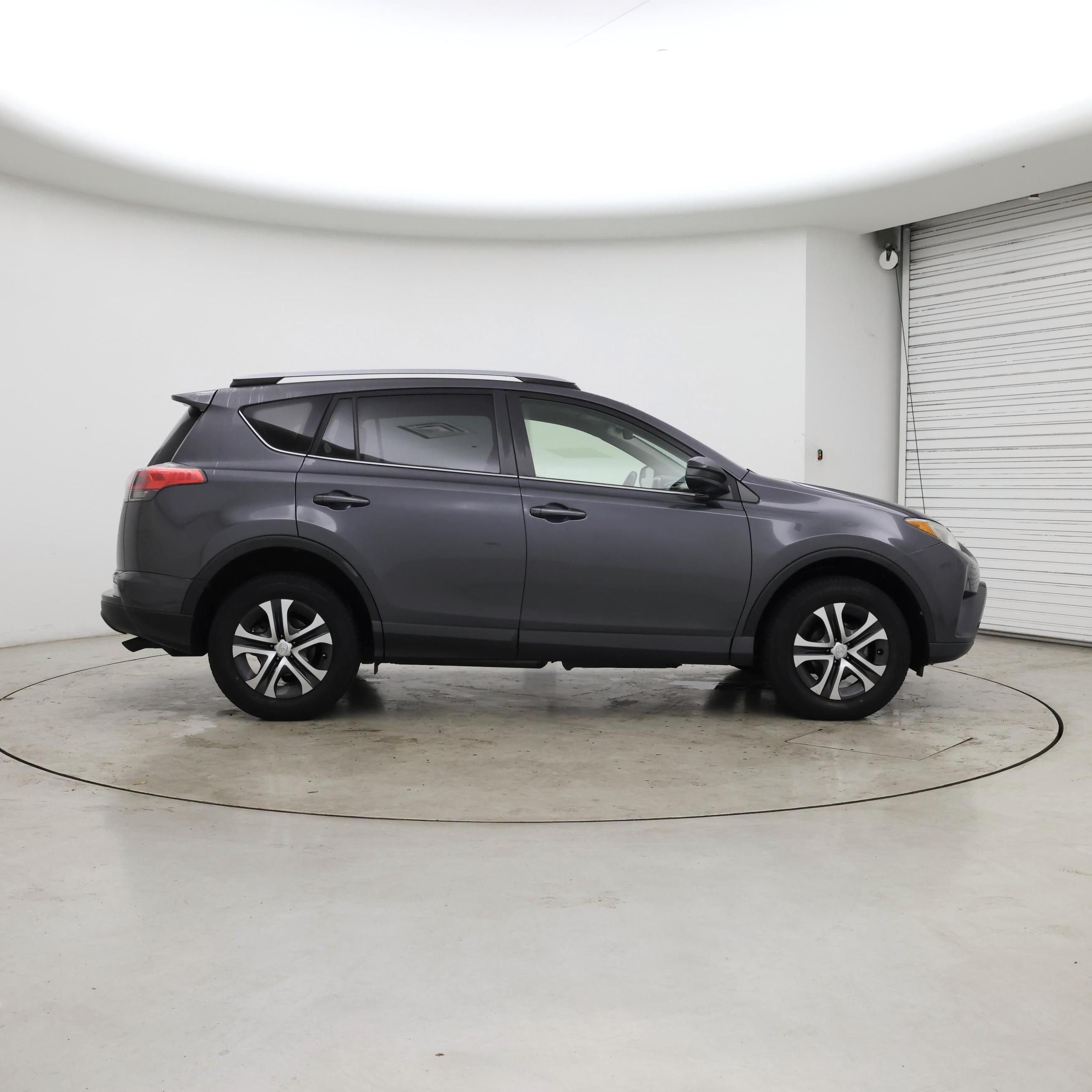 Thumbnail: 2017 Toyota RAV4 - 7