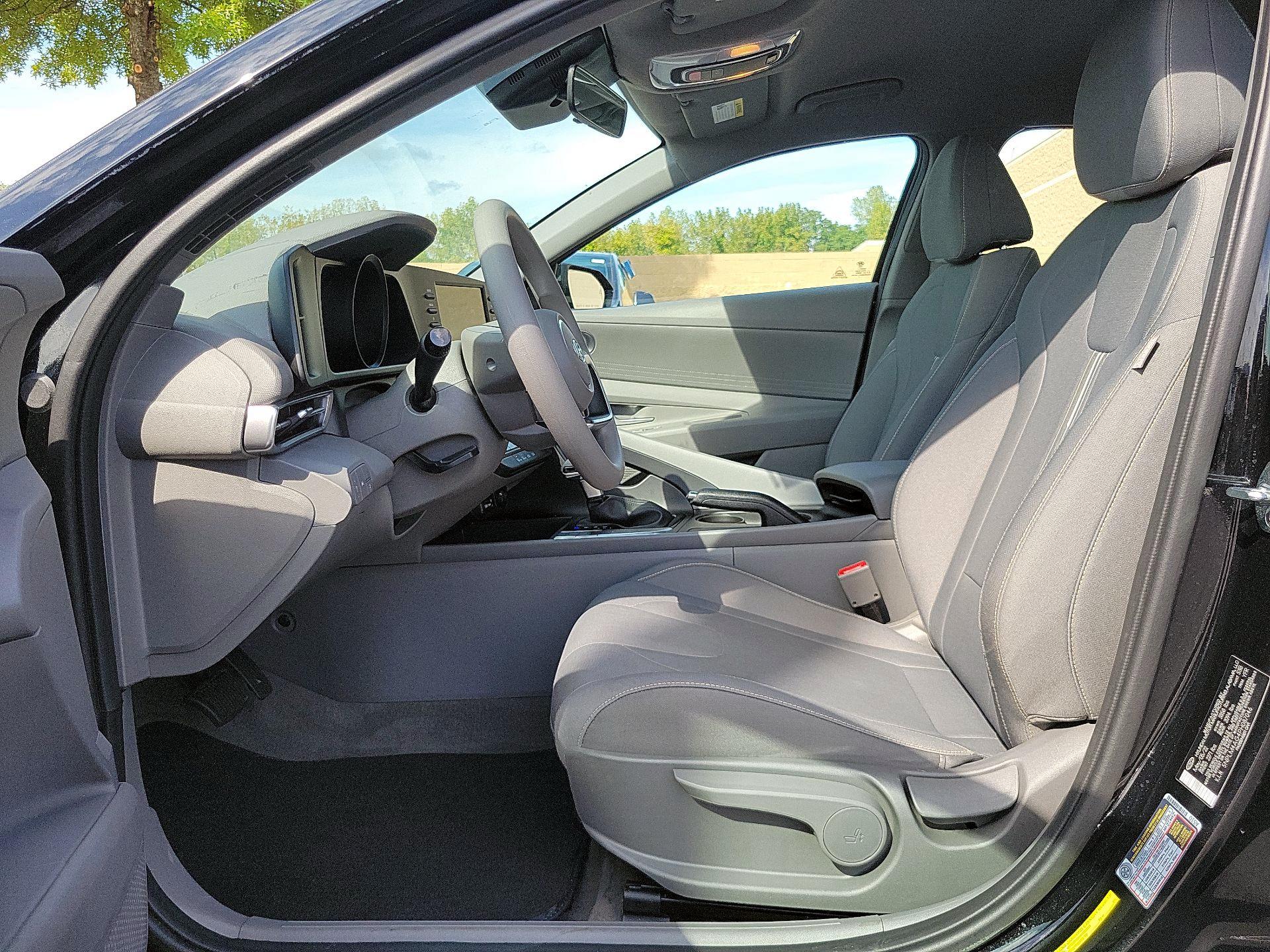 Thumbnail: 2023 Hyundai Elantra - 9