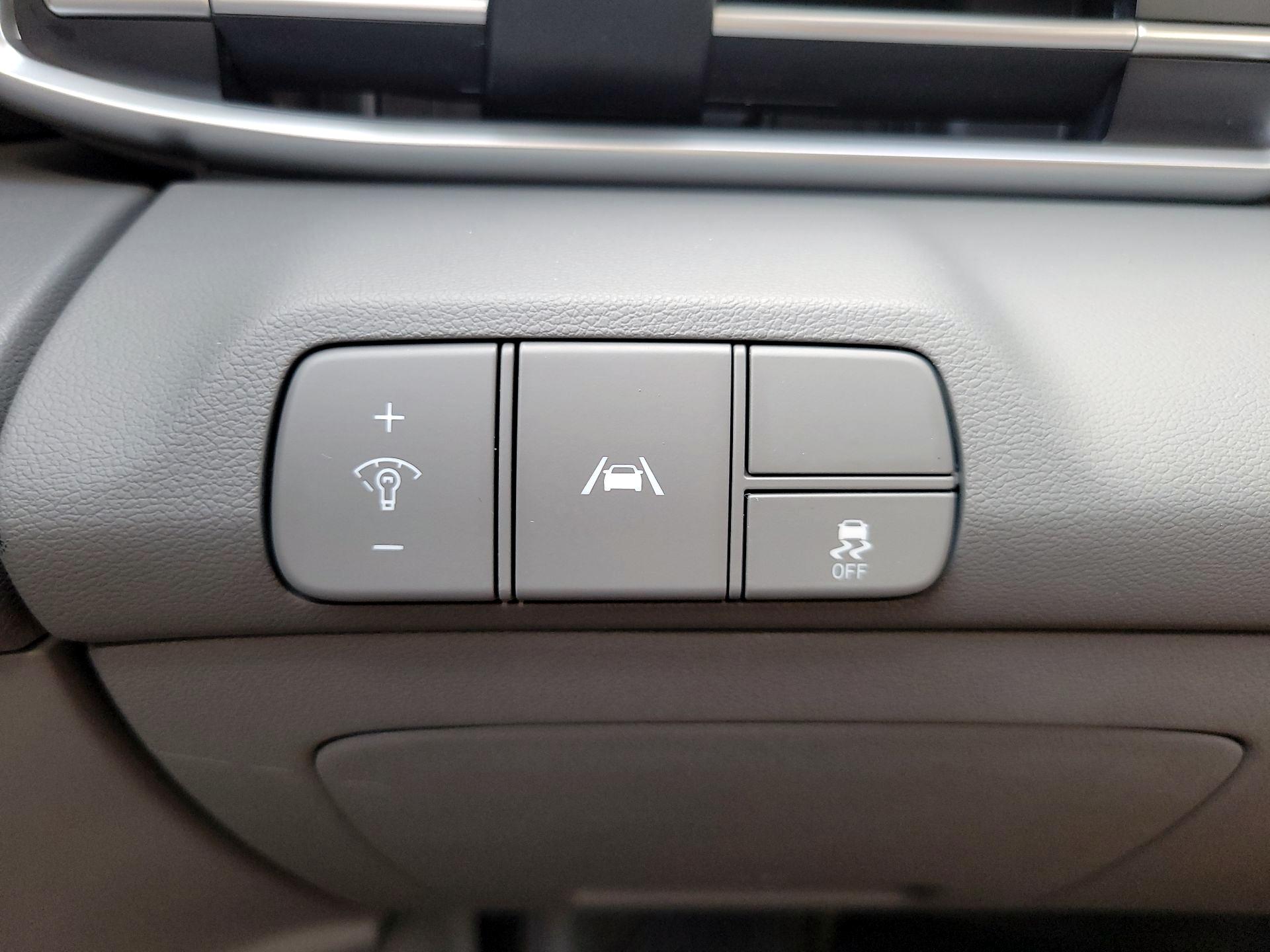 Thumbnail: 2023 Hyundai Elantra - 11