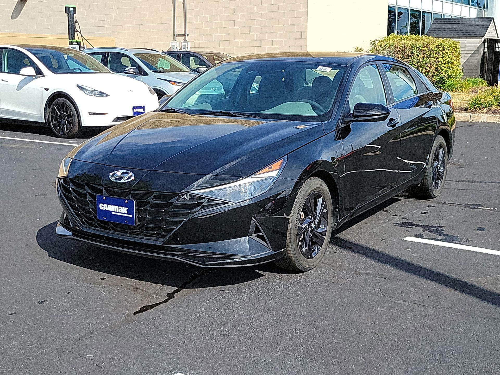 Thumbnail: 2023 Hyundai Elantra - 3