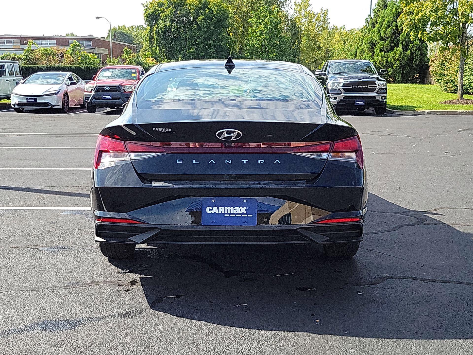 Thumbnail: 2023 Hyundai Elantra - 6