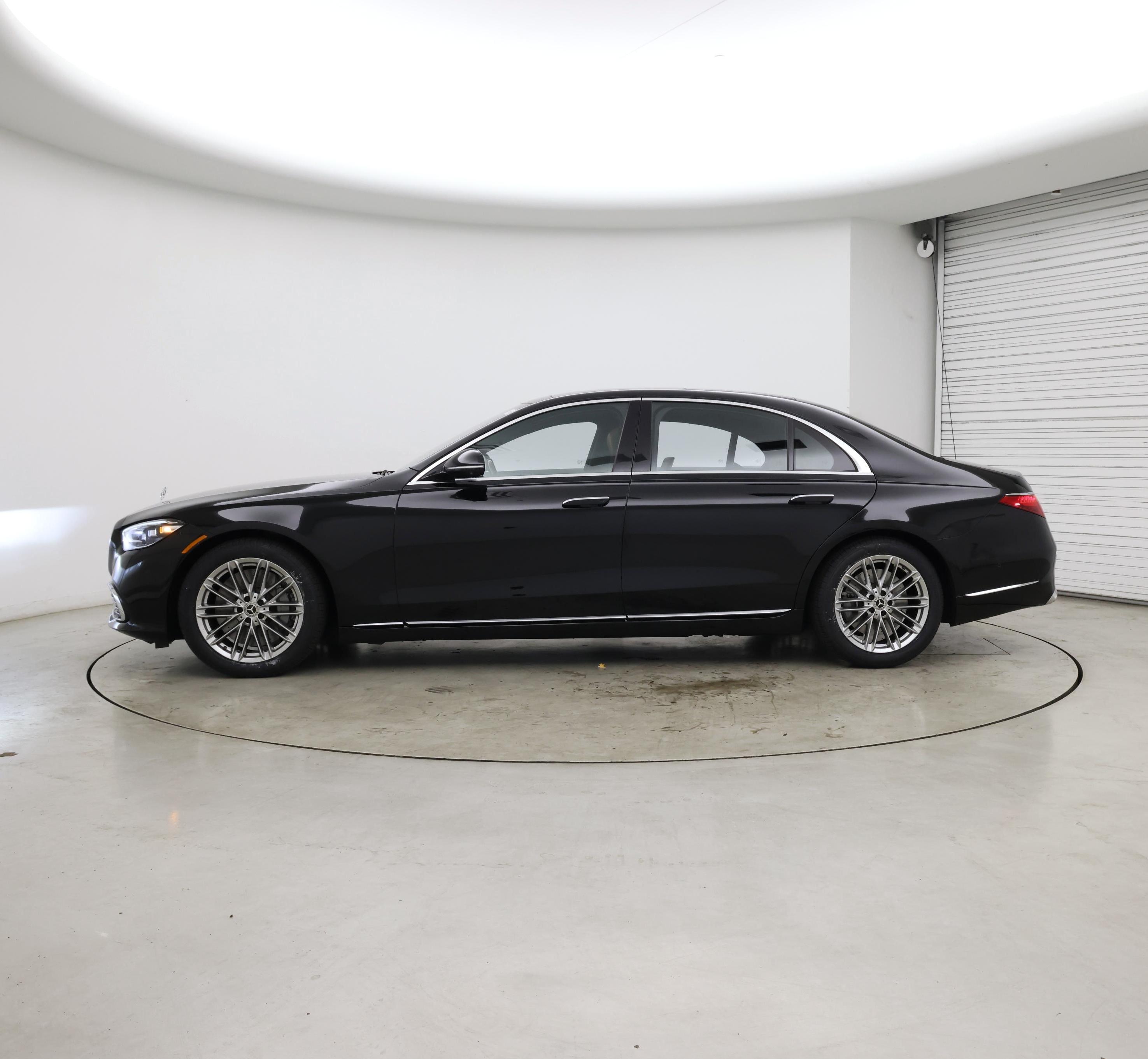 Thumbnail: 2021 Mercedes-Benz S-Class - 3