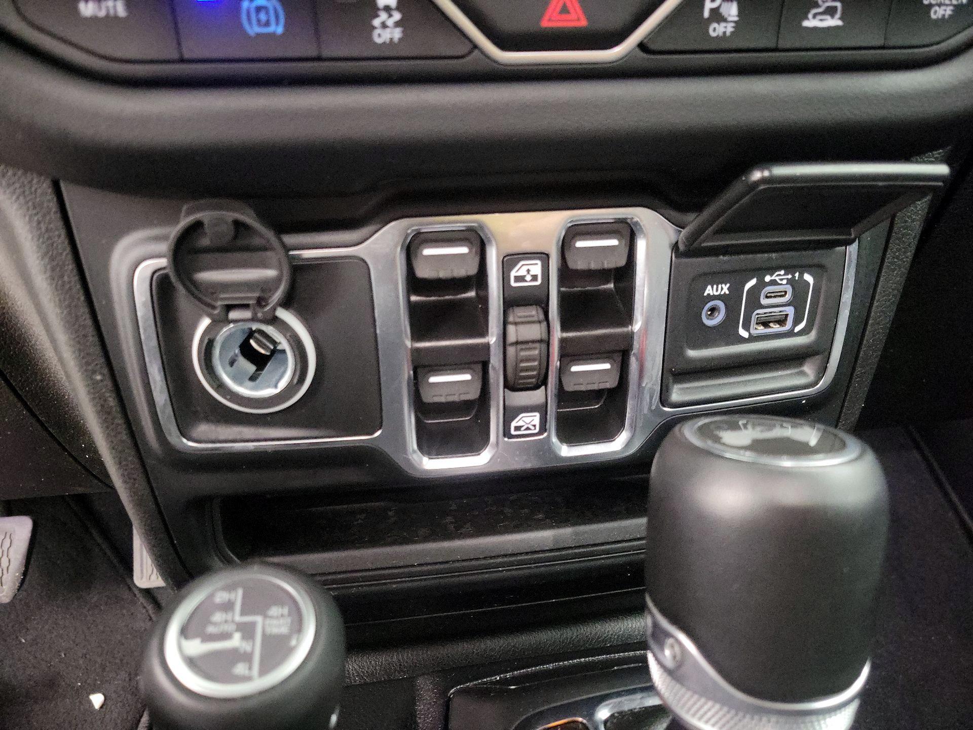Thumbnail: 2024 Jeep Wrangler - 18