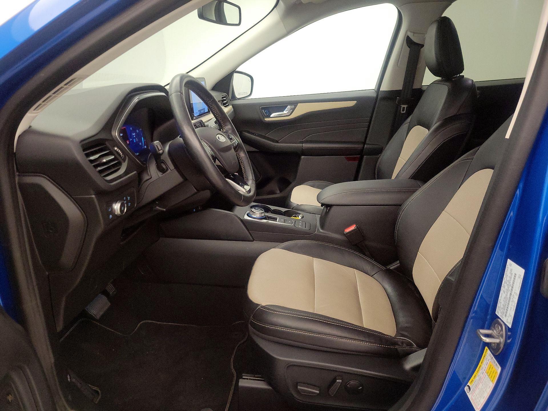 Thumbnail: 2021 Ford Escape - 11