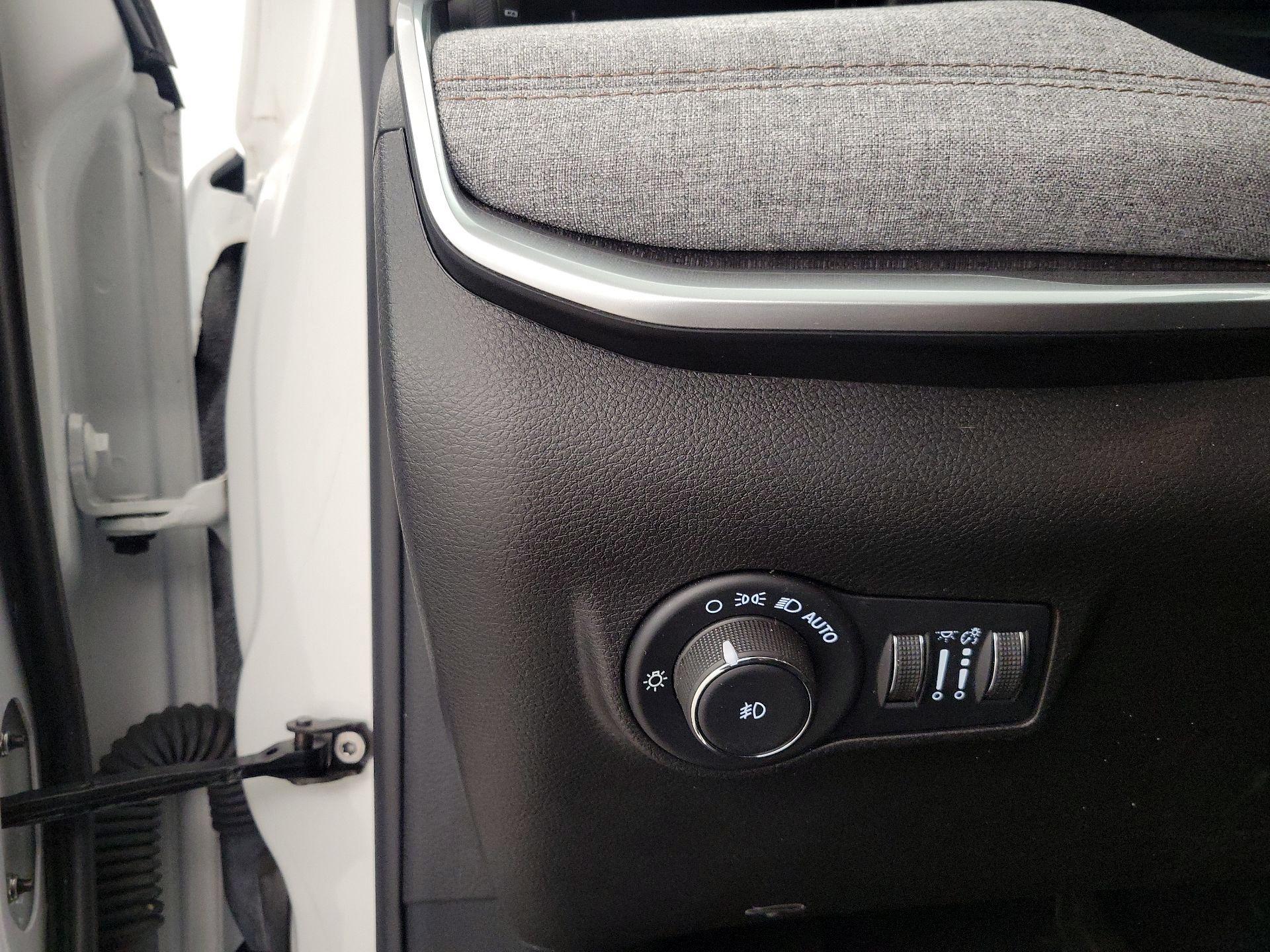 Thumbnail: 2022 Jeep Compass - 13