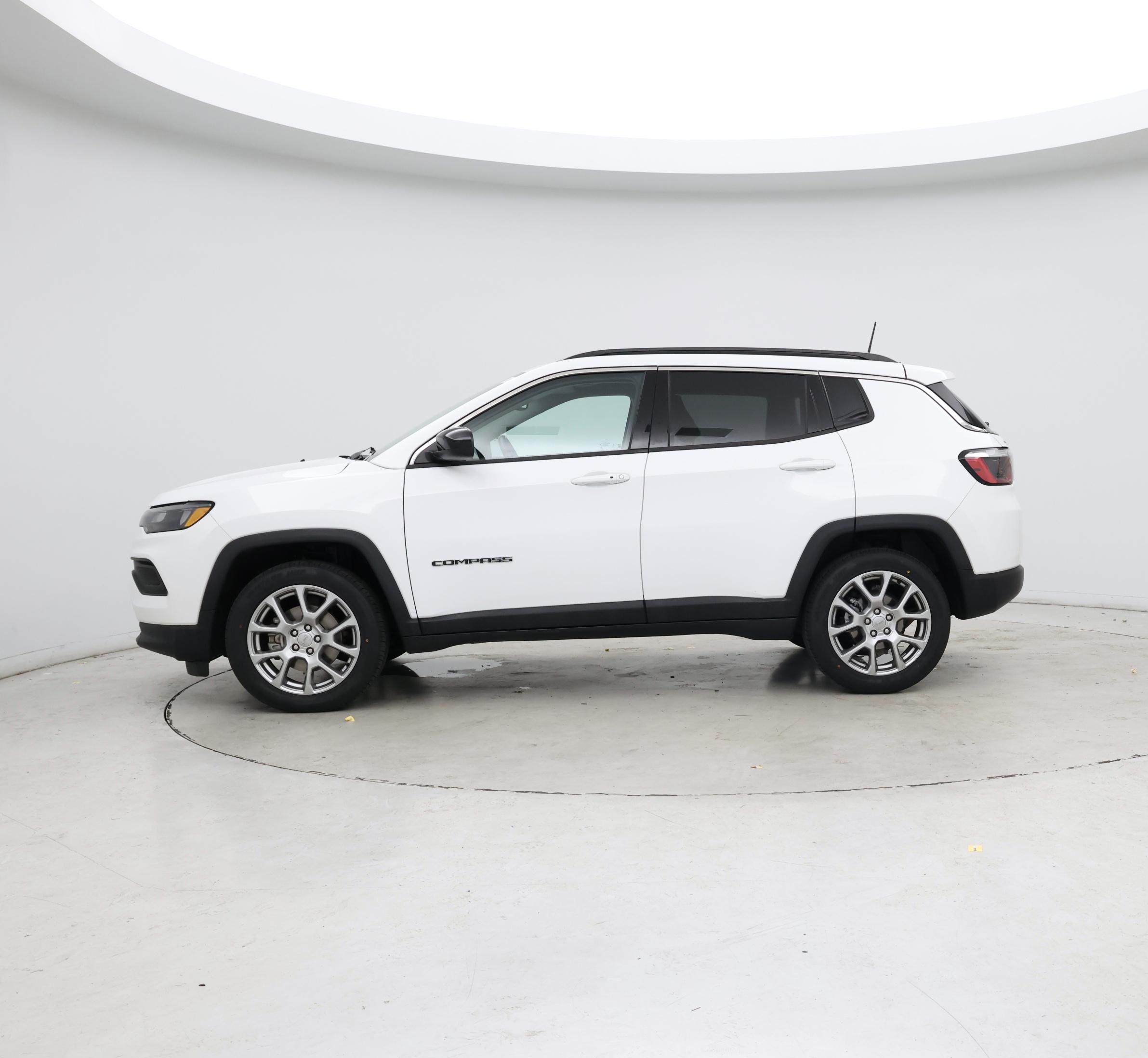 Thumbnail: 2022 Jeep Compass - 3