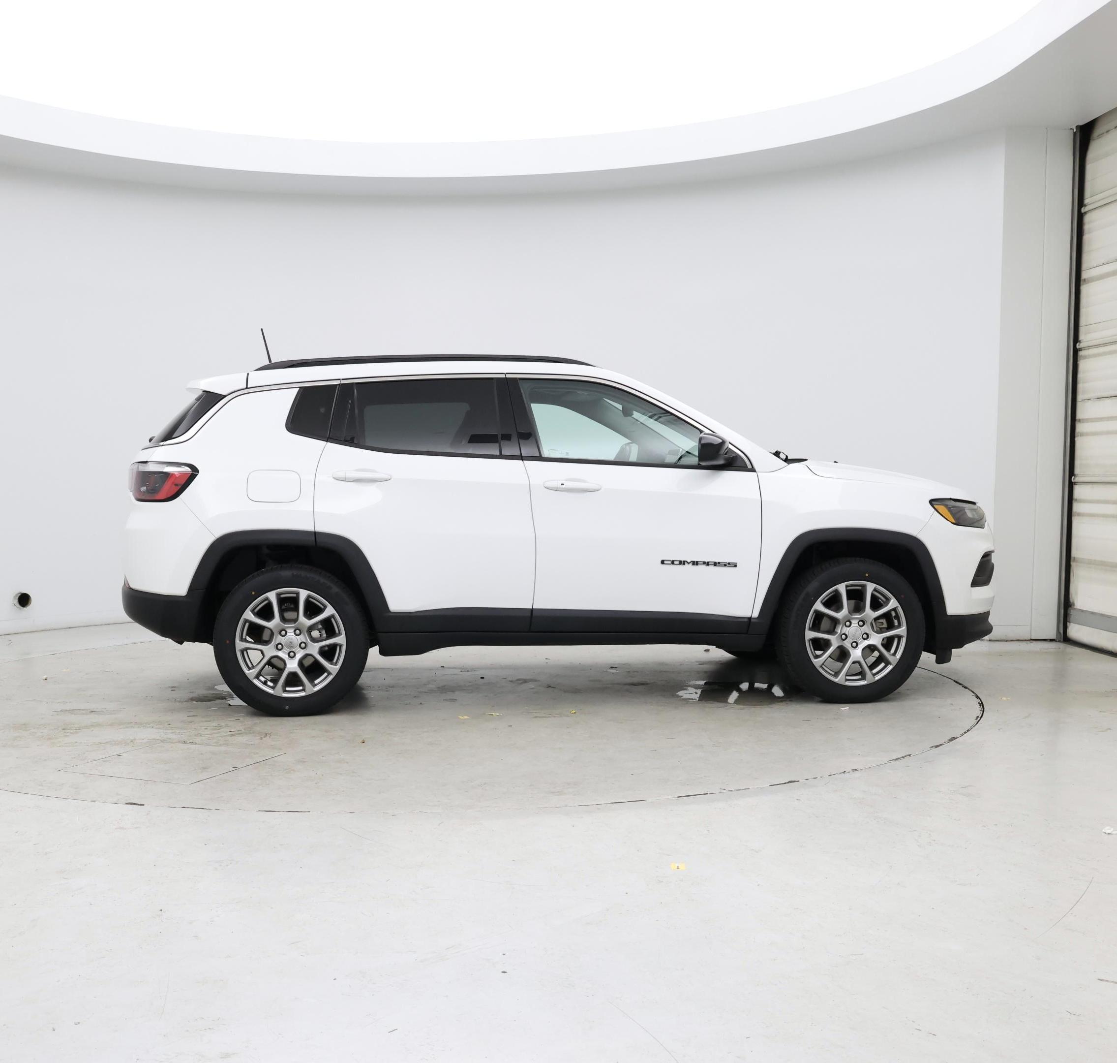Thumbnail: 2022 Jeep Compass - 7