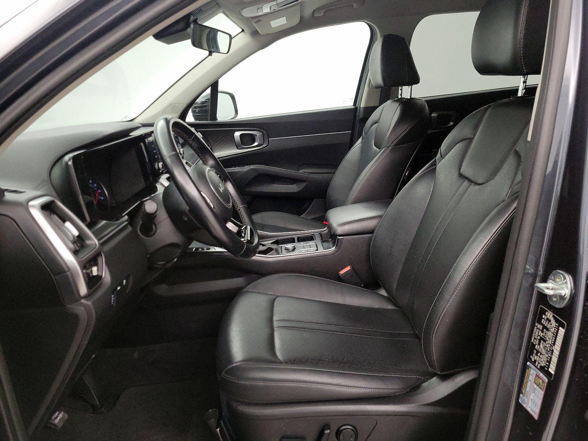 Thumbnail: 2022 Kia Sorento - 11