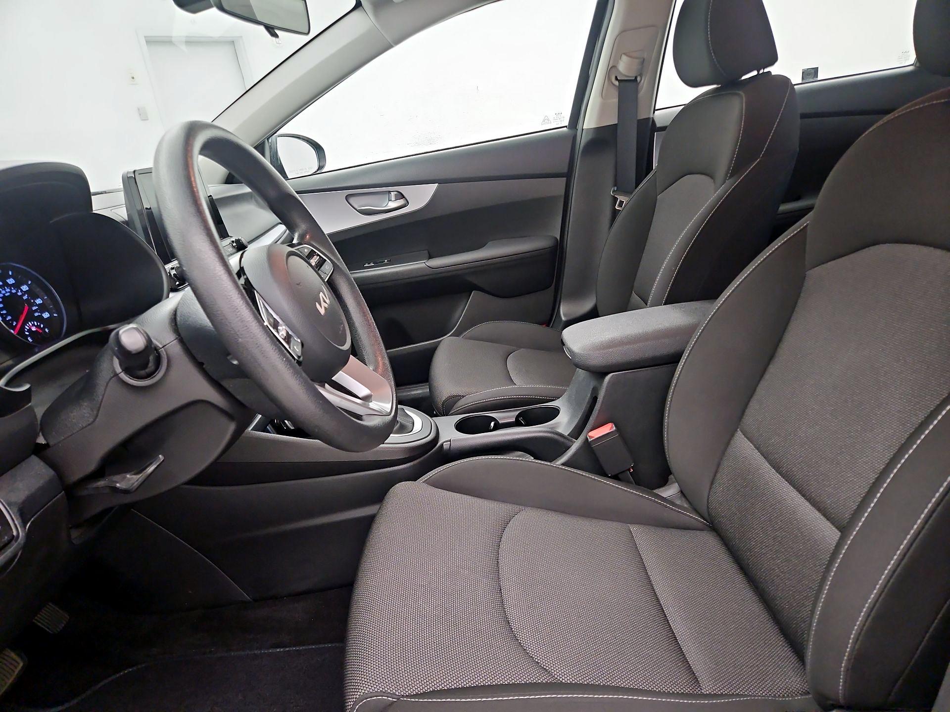 Thumbnail: 2022 Kia Forte - 11