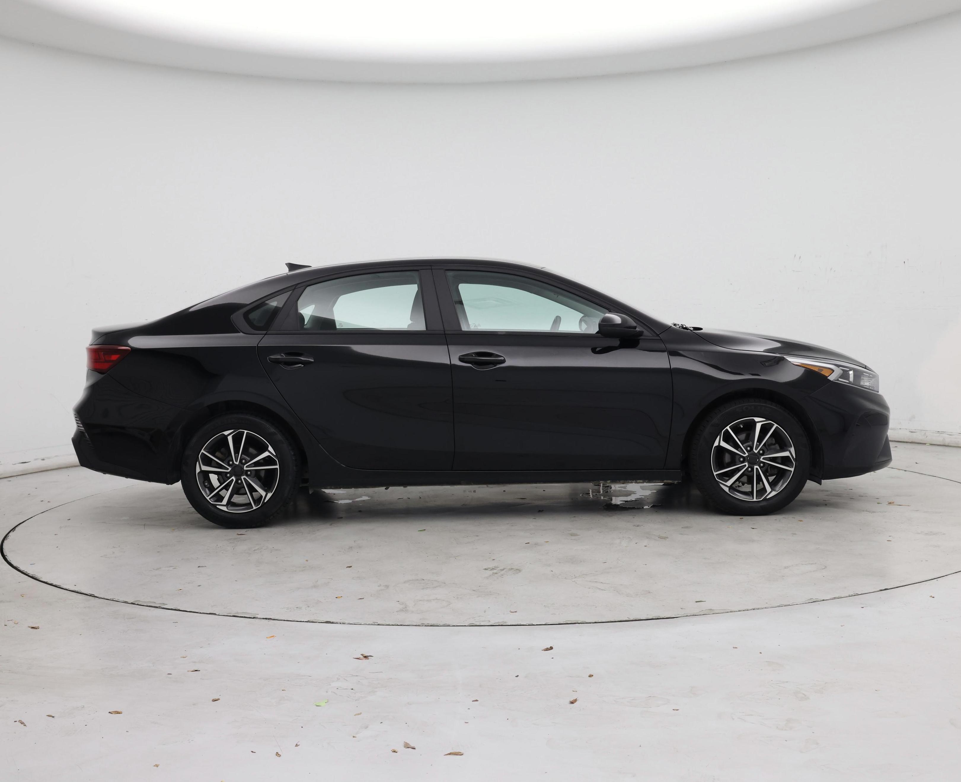 Thumbnail: 2022 Kia Forte - 7
