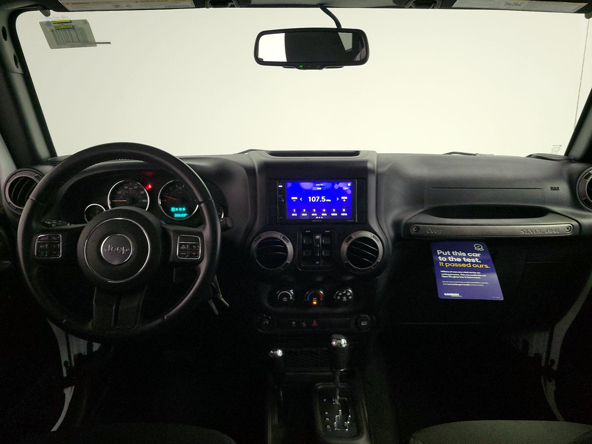 Thumbnail: 2016 Jeep Wrangler - 9