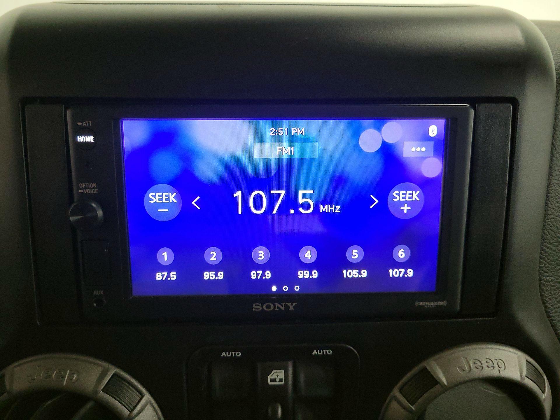 Thumbnail: 2016 Jeep Wrangler - 14