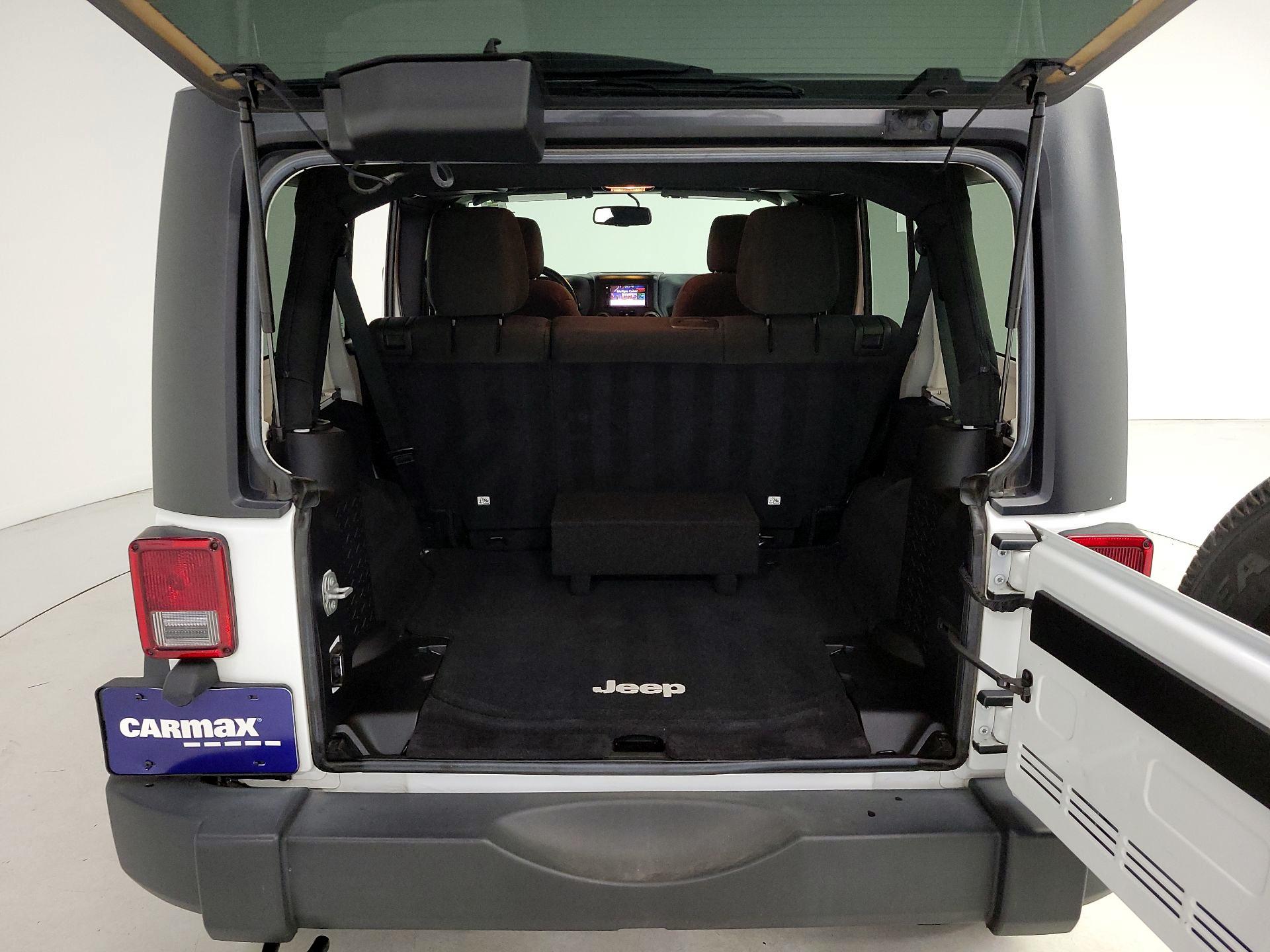 Thumbnail: 2016 Jeep Wrangler - 19