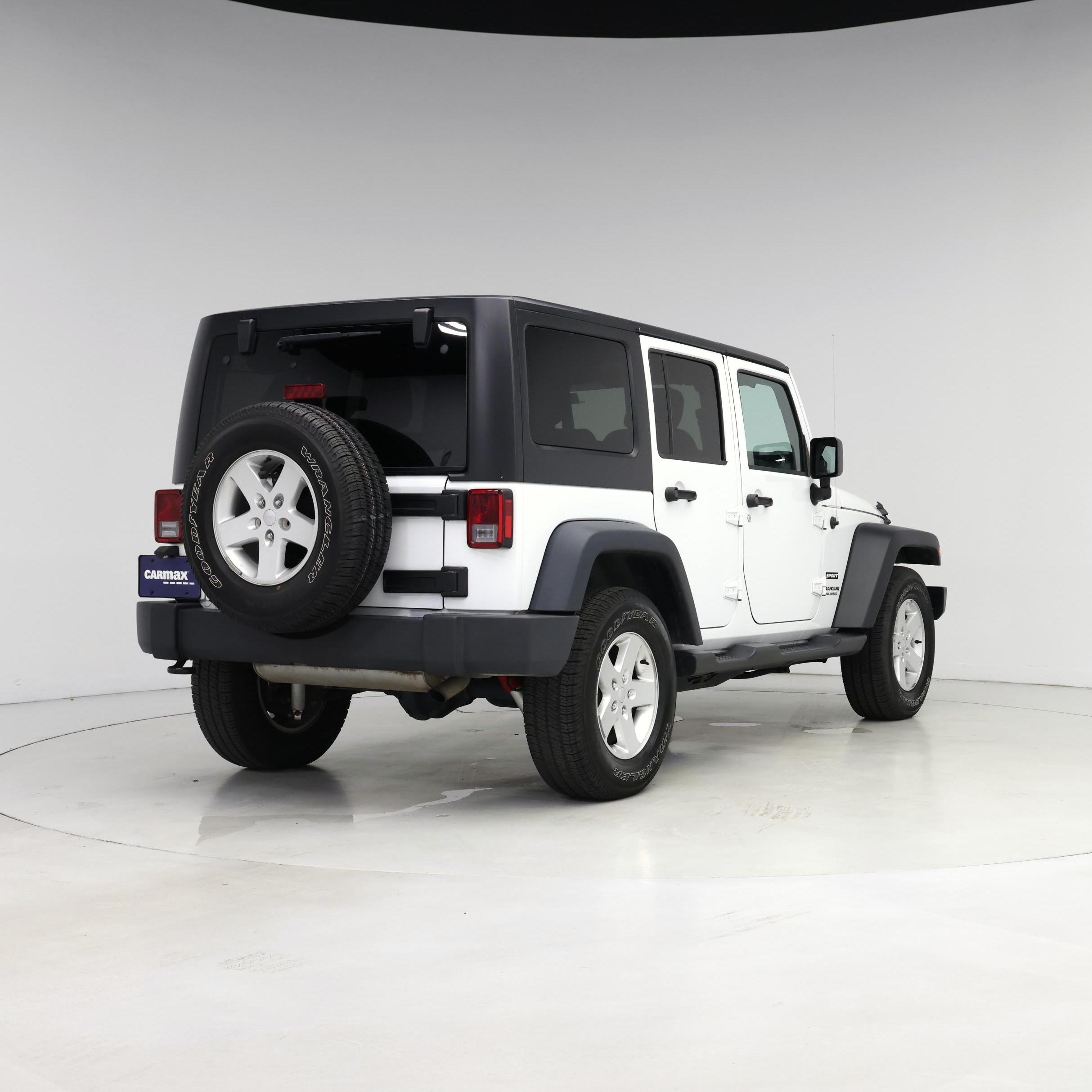 Thumbnail: 2016 Jeep Wrangler - 8