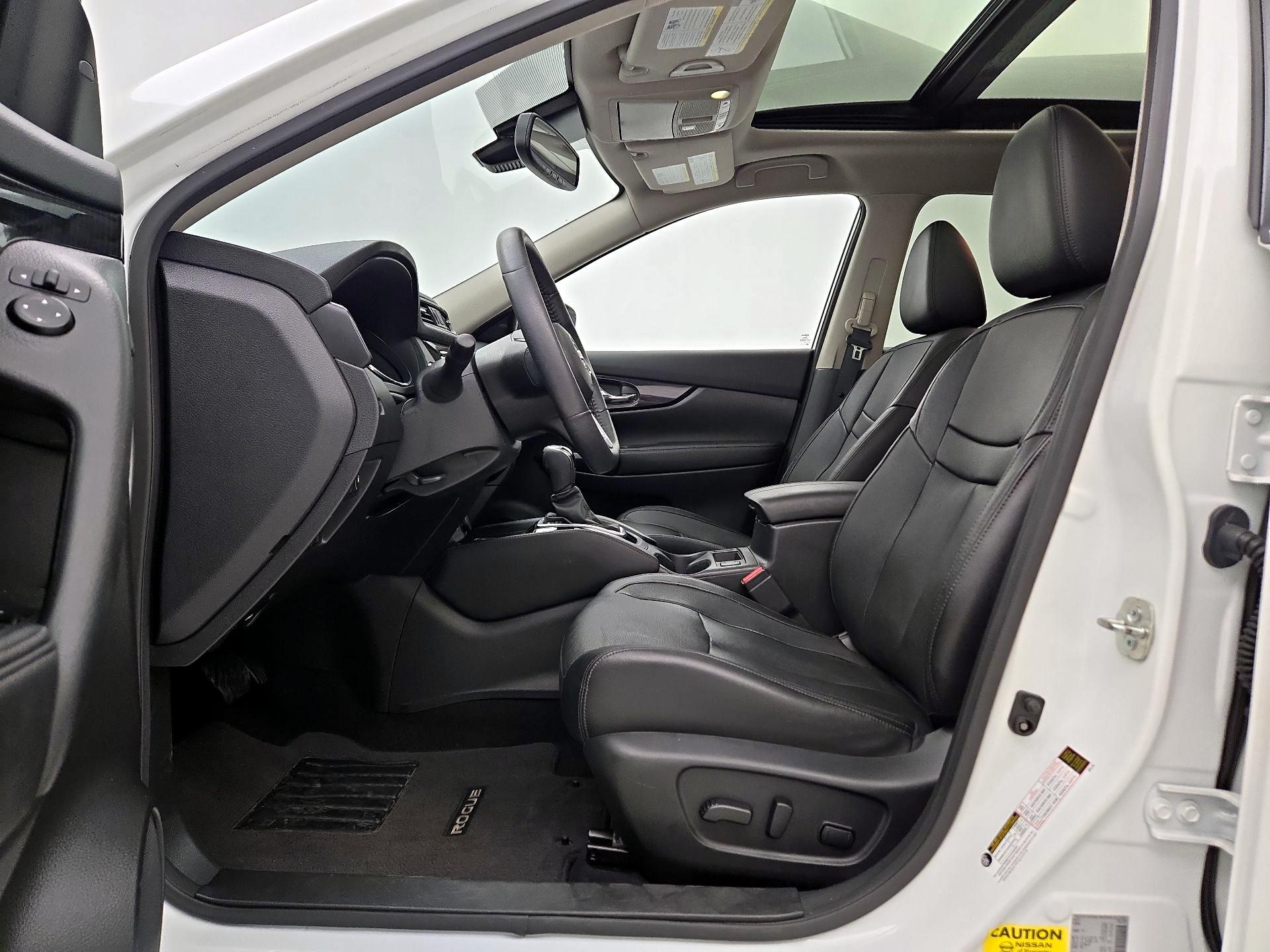 Thumbnail: 2019 Nissan Rogue - 11