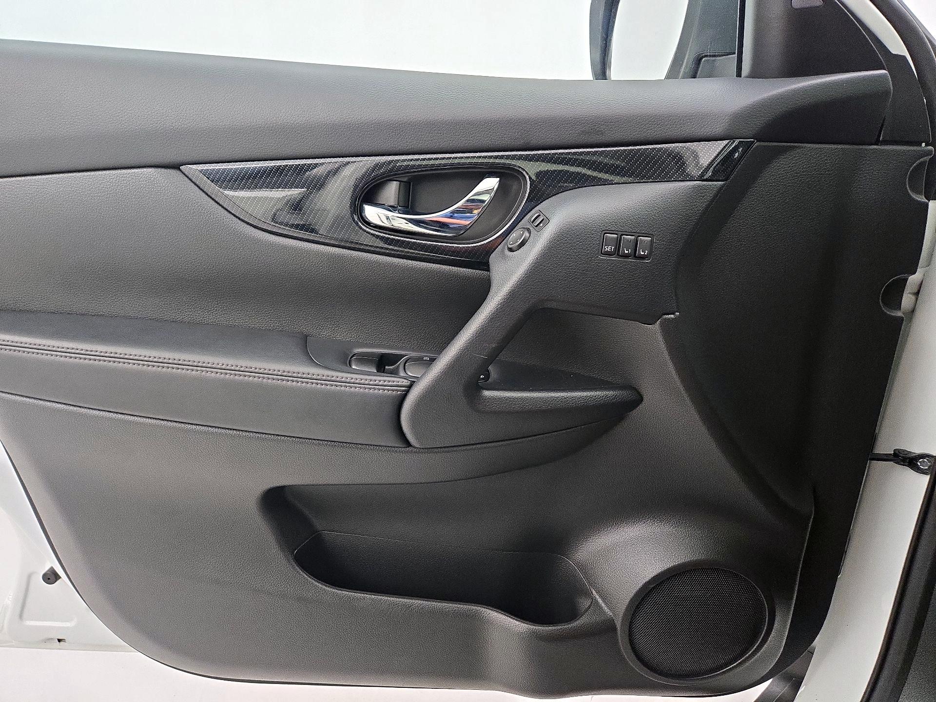 Thumbnail: 2019 Nissan Rogue - 12