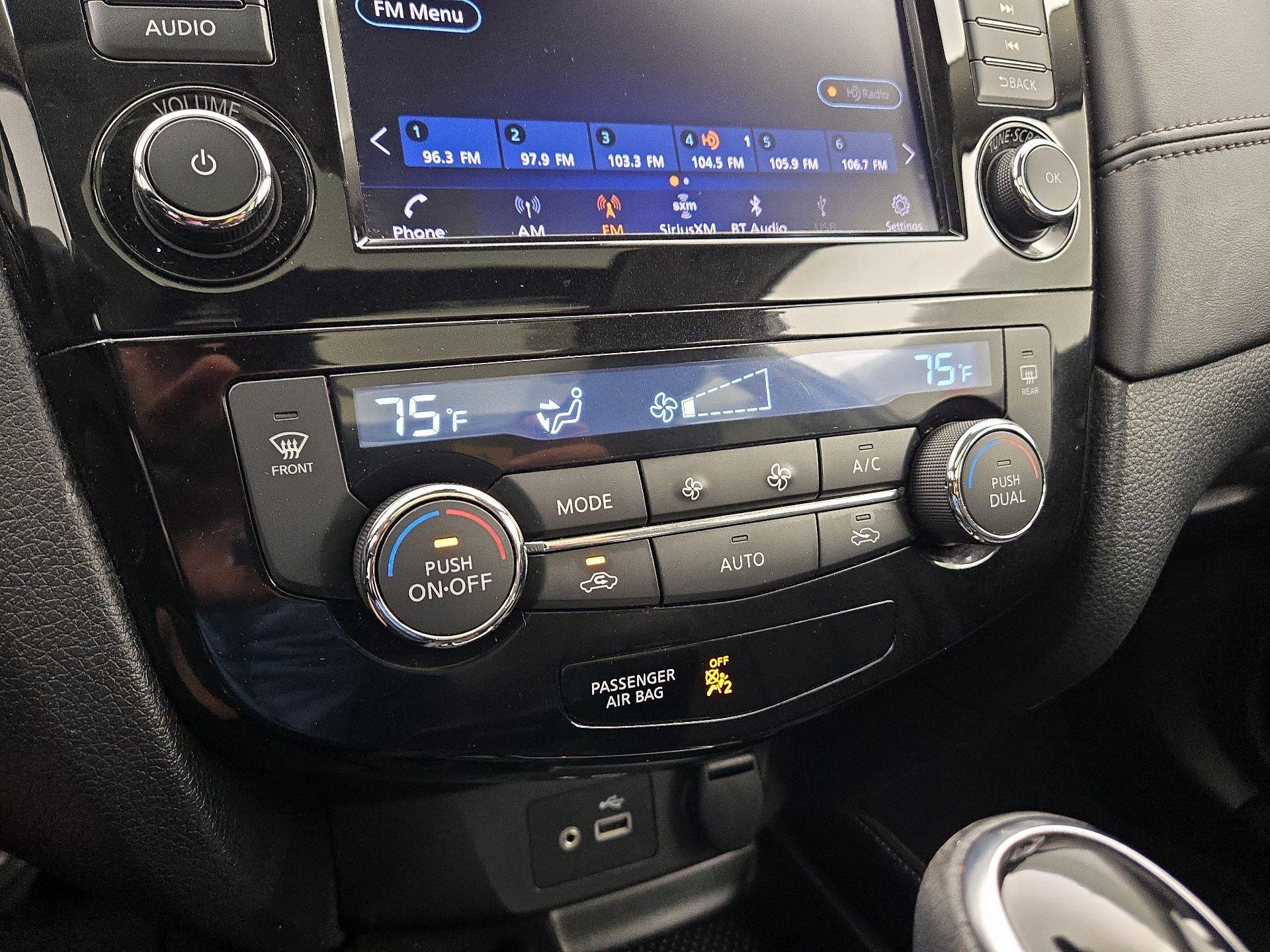 Thumbnail: 2019 Nissan Rogue - 17