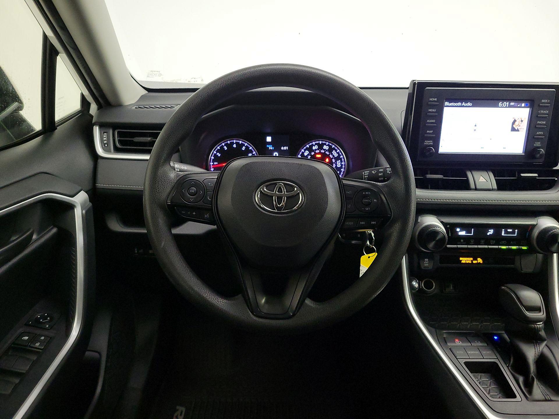 Thumbnail: 2019 Toyota RAV4 - 10