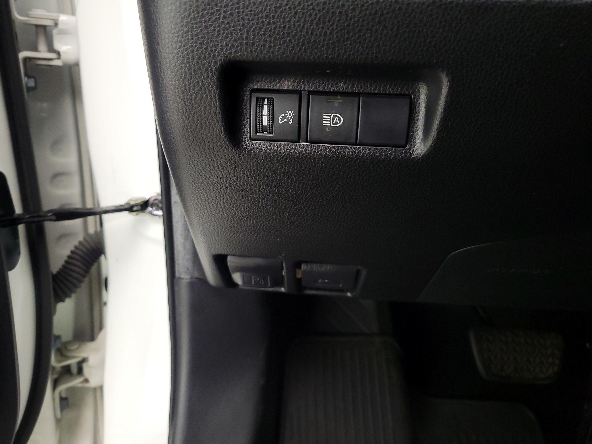 Thumbnail: 2019 Toyota RAV4 - 13