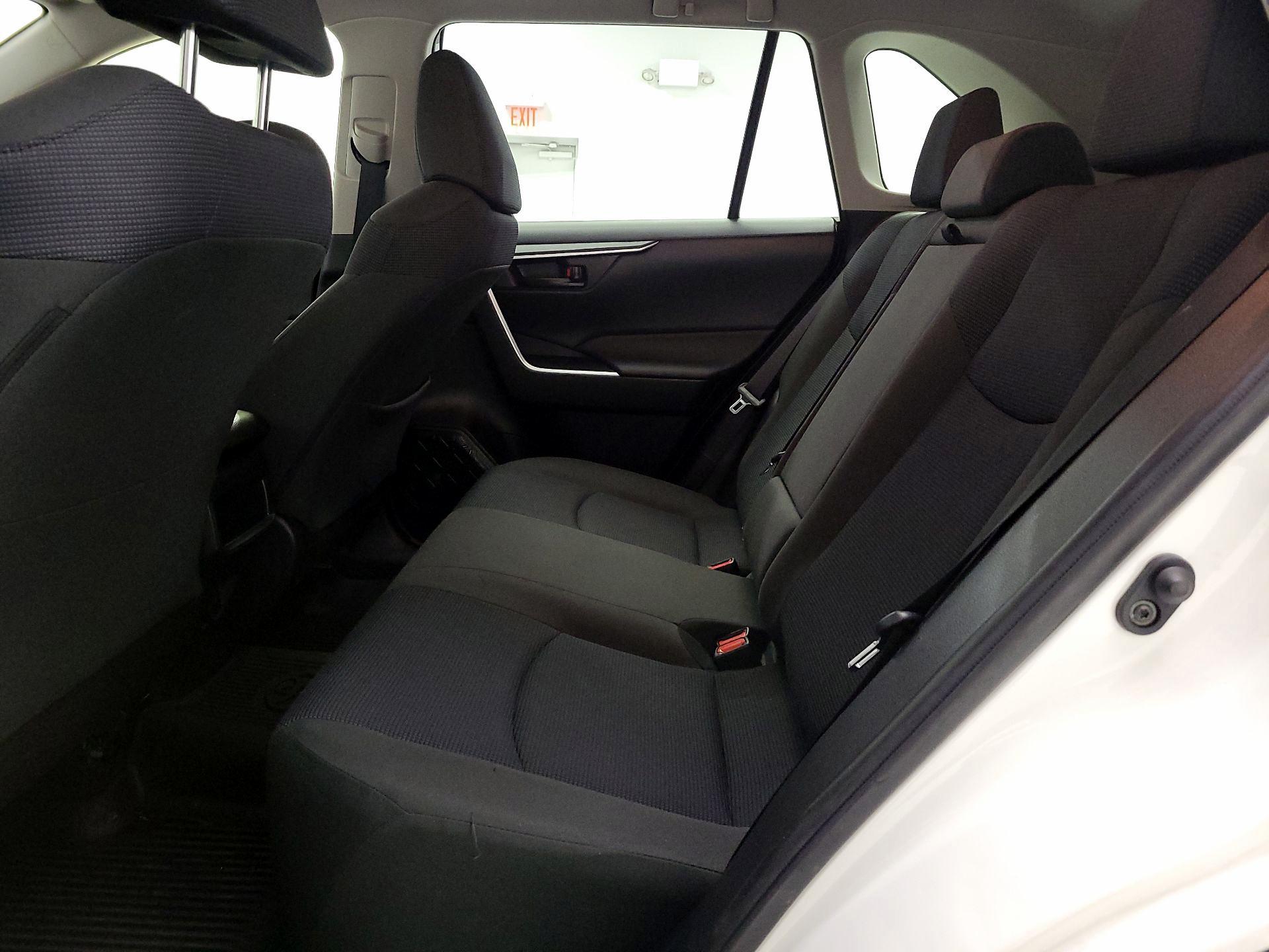 Thumbnail: 2019 Toyota RAV4 - 19