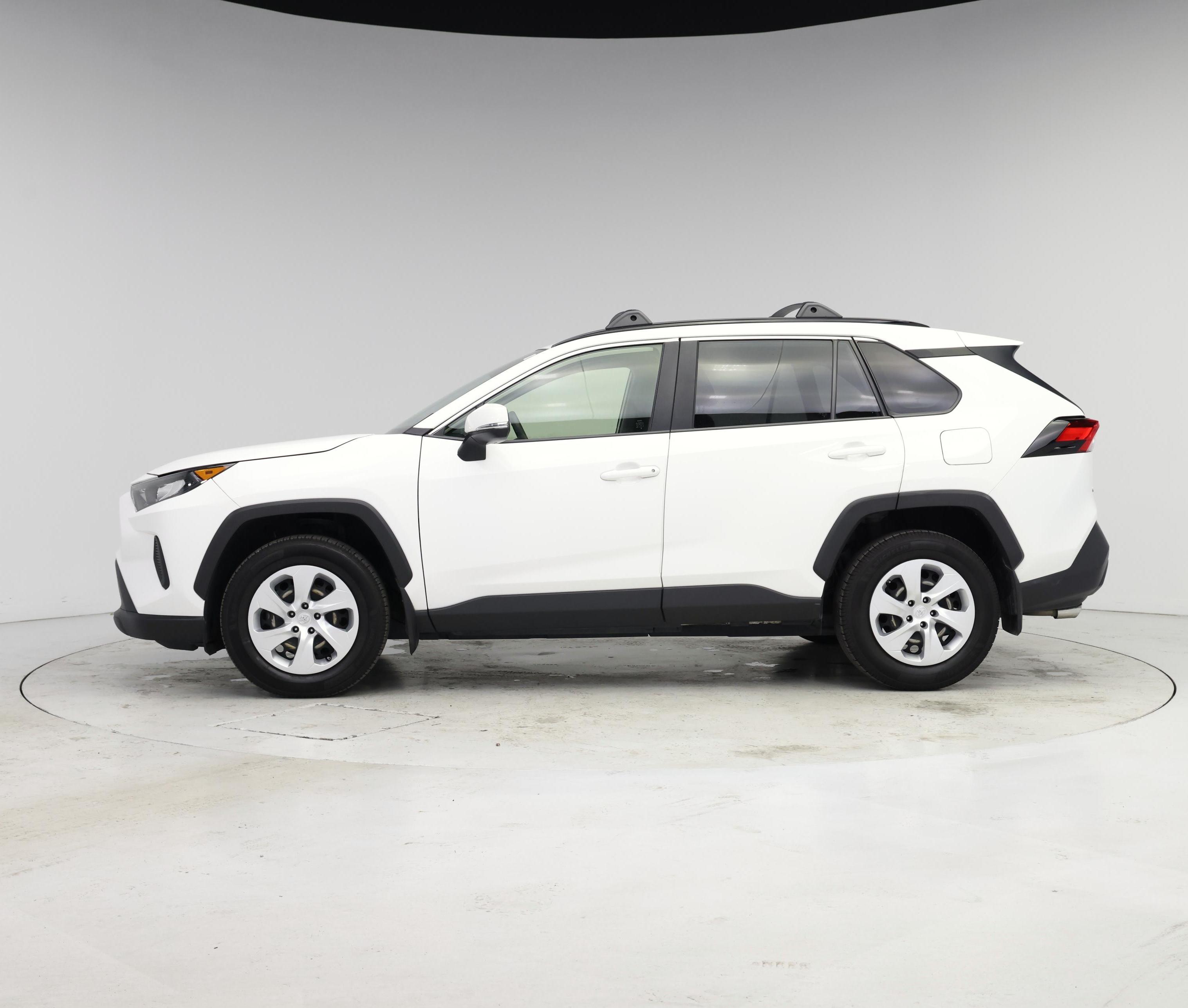 Thumbnail: 2019 Toyota RAV4 - 3