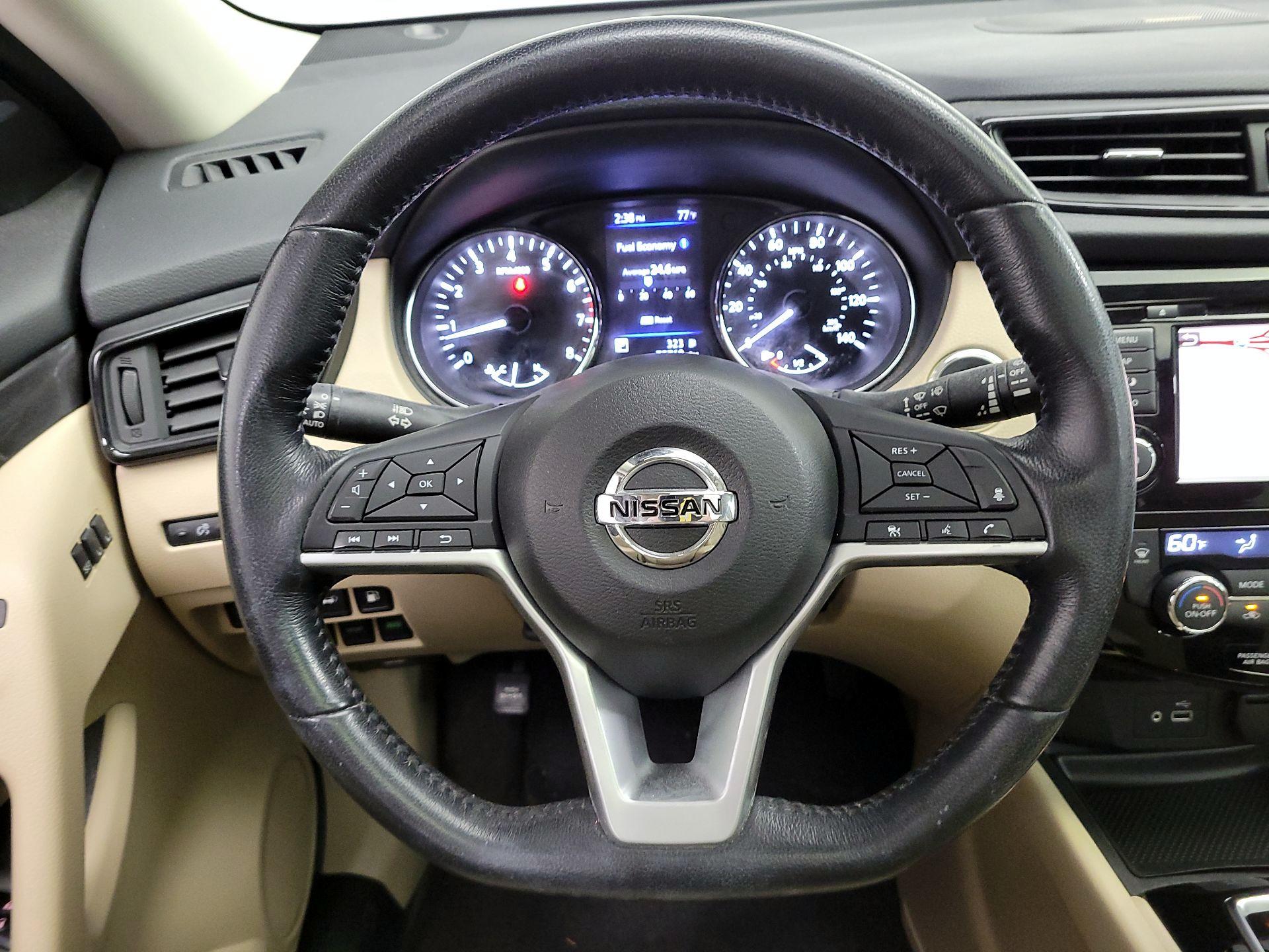 Thumbnail: 2018 Nissan Rogue - 10