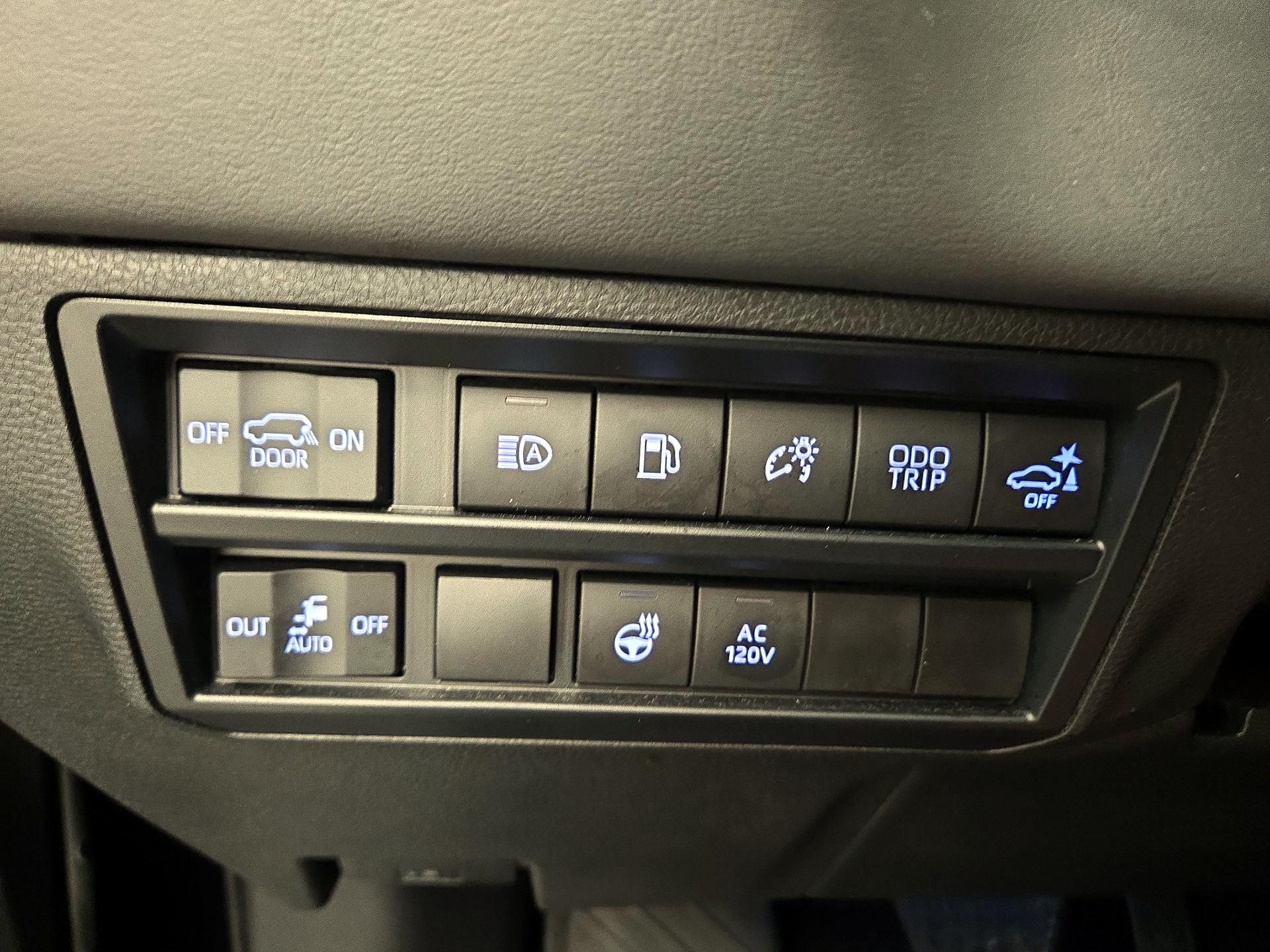 Thumbnail: 2023 Toyota Sequoia - 13