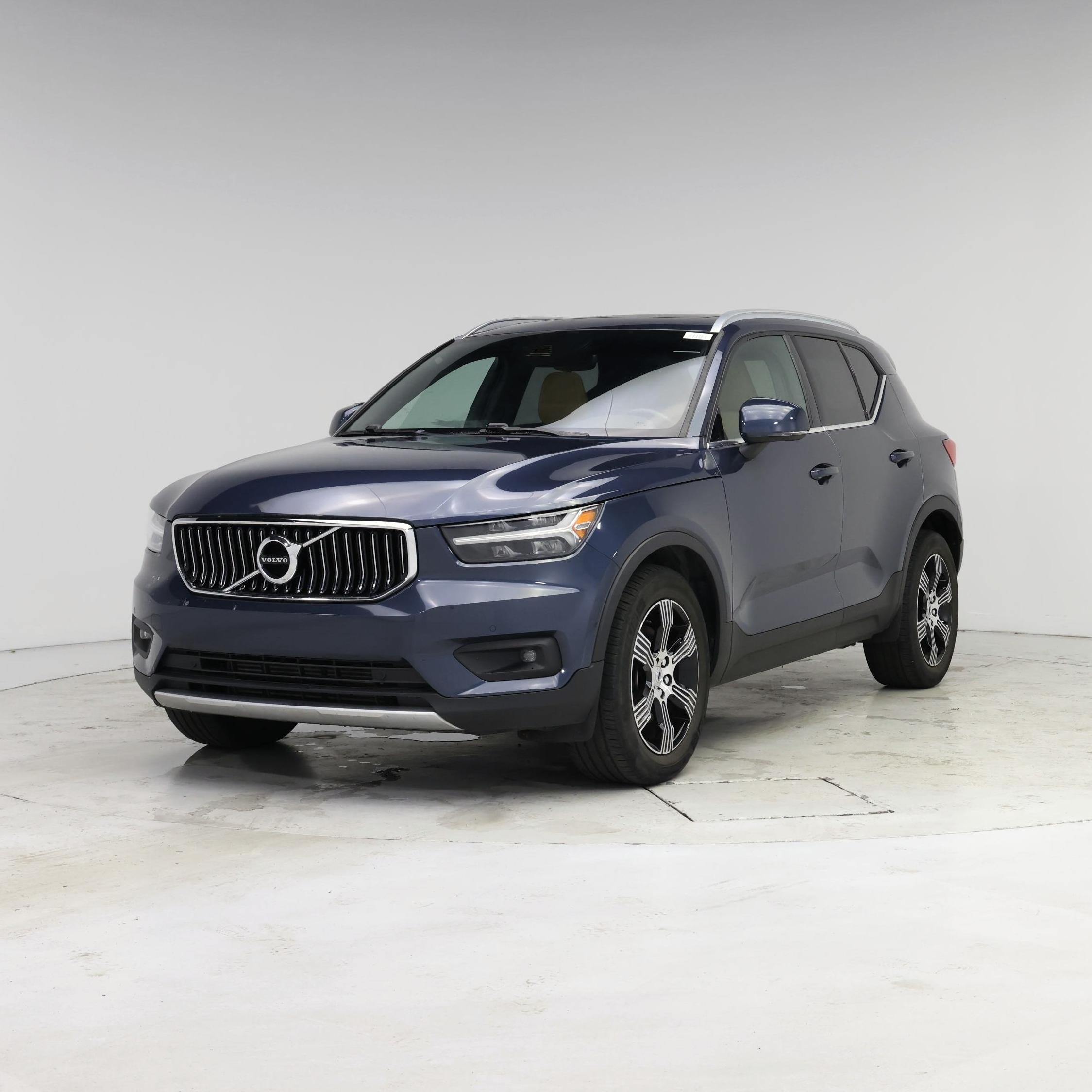 Thumbnail: 2021 Volvo XC40 - 4