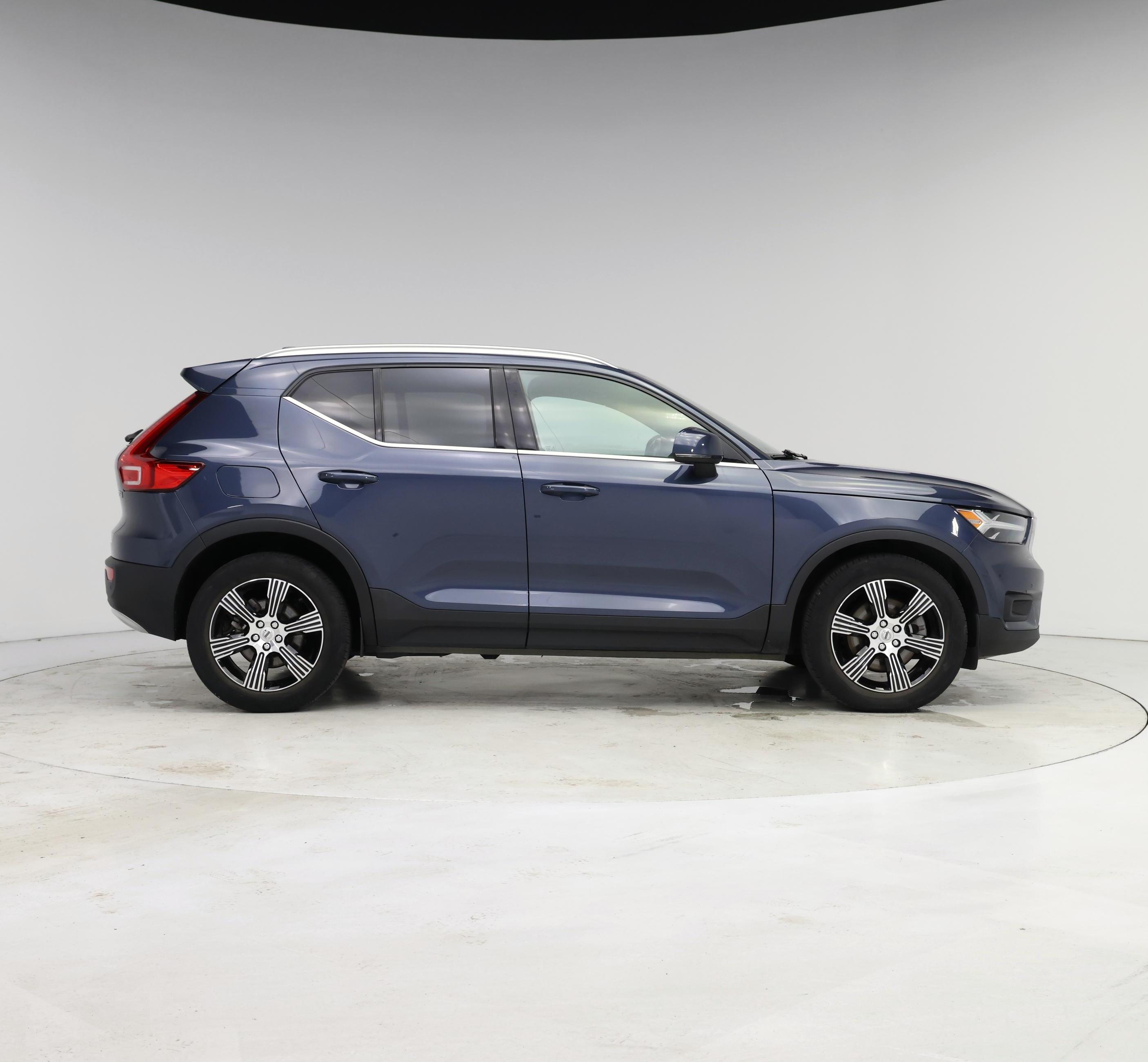 Thumbnail: 2021 Volvo XC40 - 7