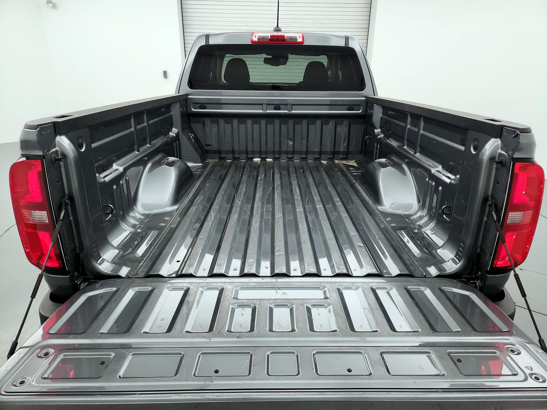 Thumbnail: 2022 Chevrolet Colorado - 20