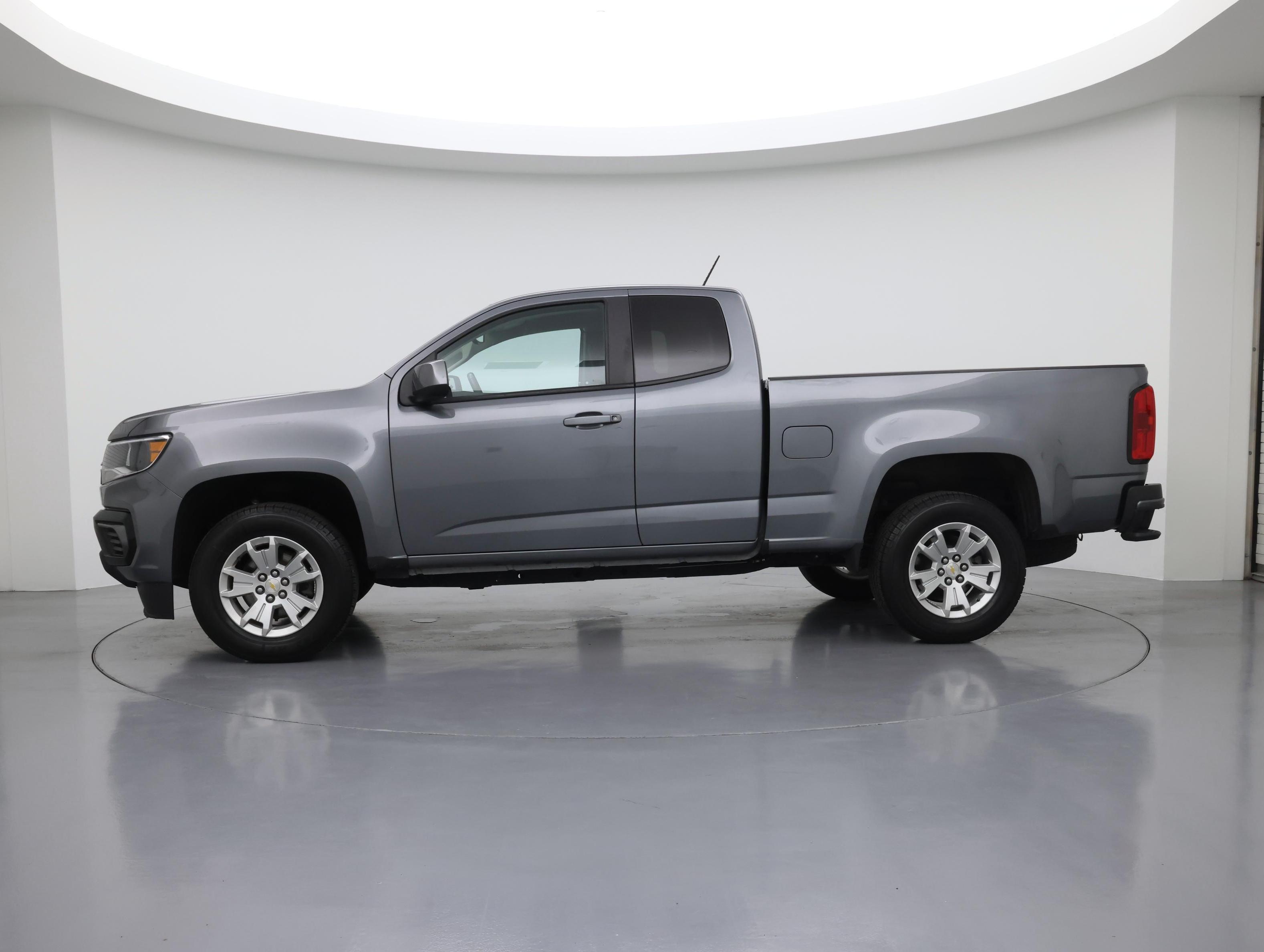 Thumbnail: 2022 Chevrolet Colorado - 3