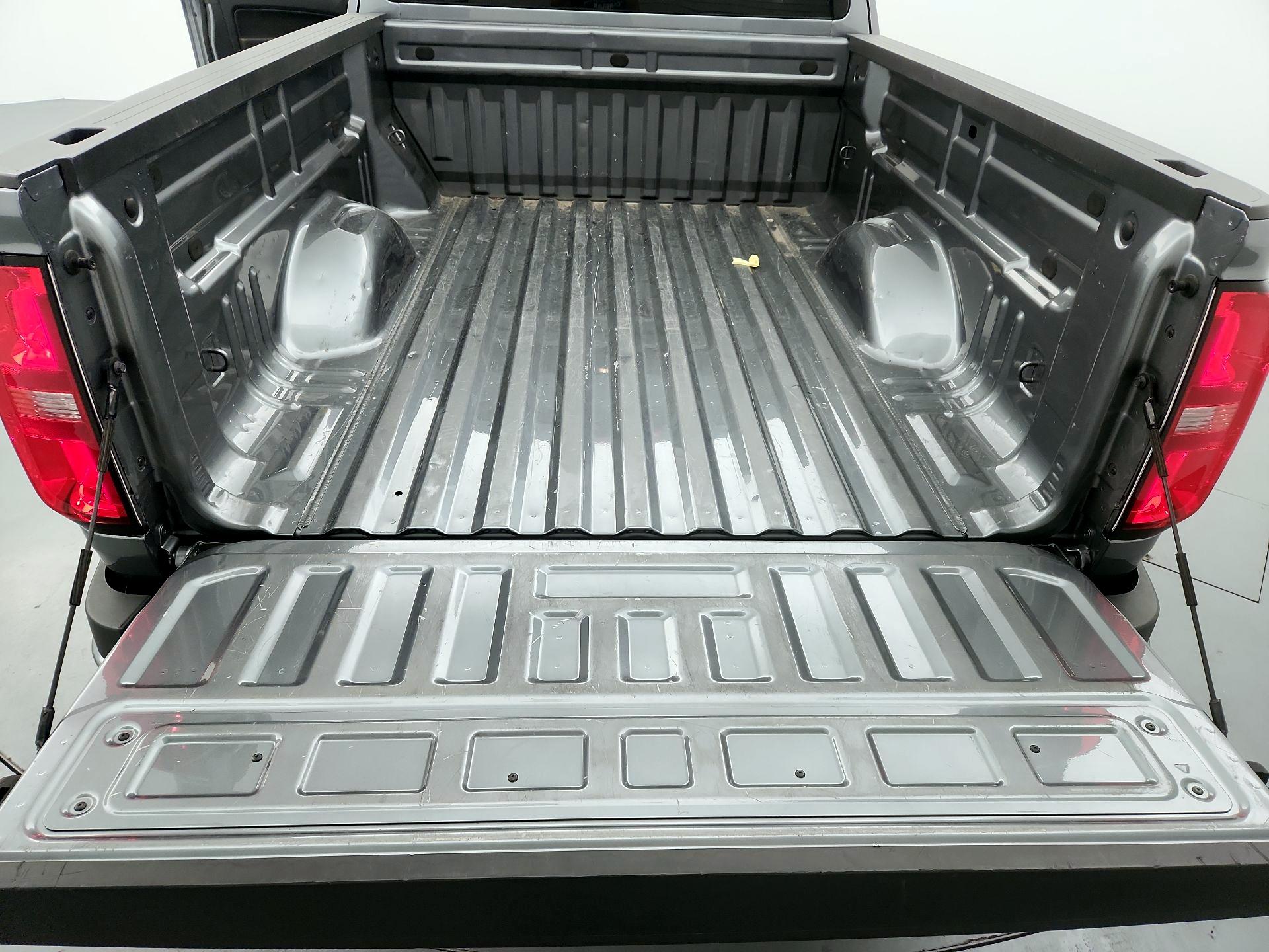 Thumbnail: 2022 Chevrolet Colorado - 20
