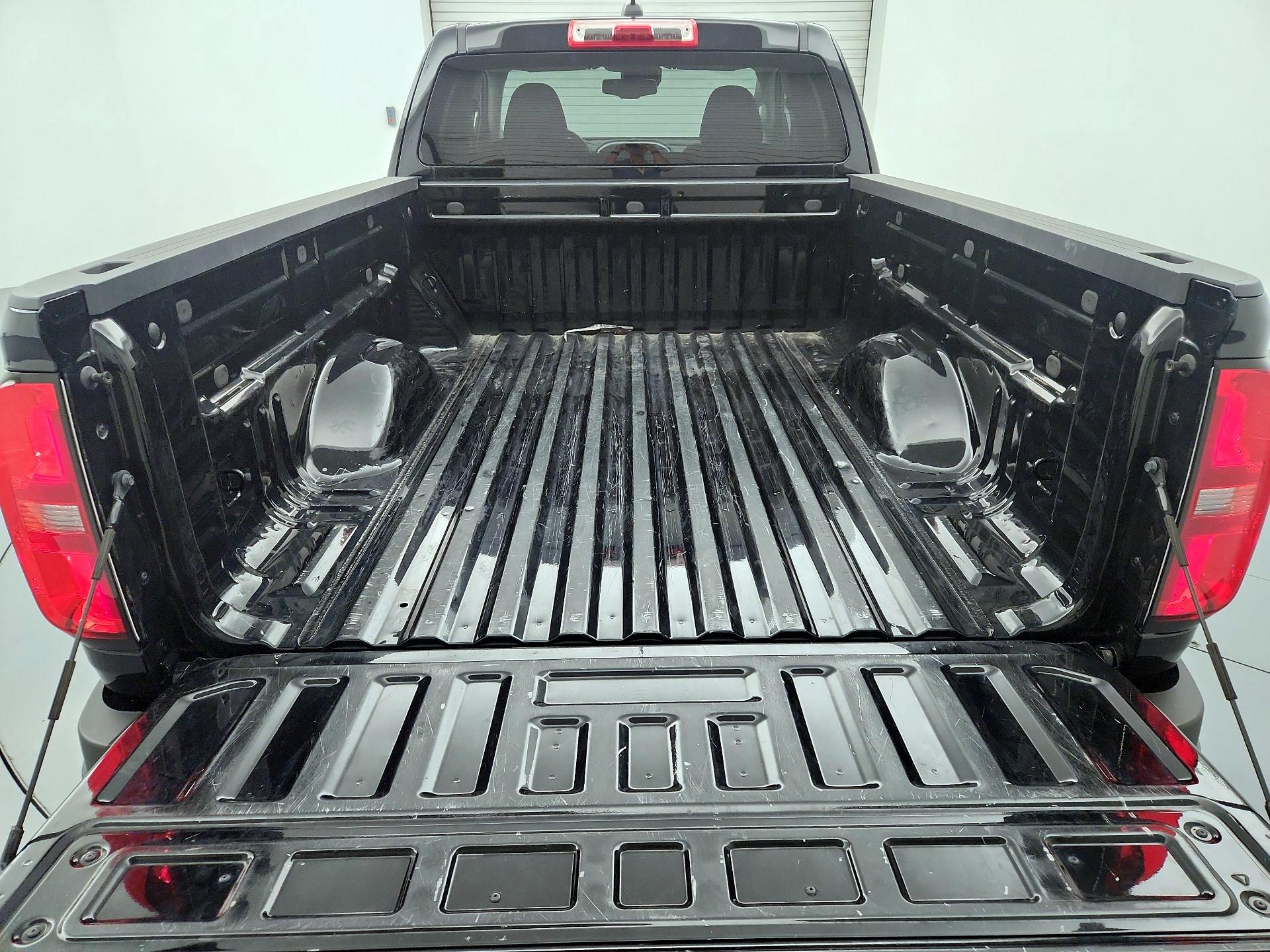 Thumbnail: 2022 Chevrolet Colorado - 20