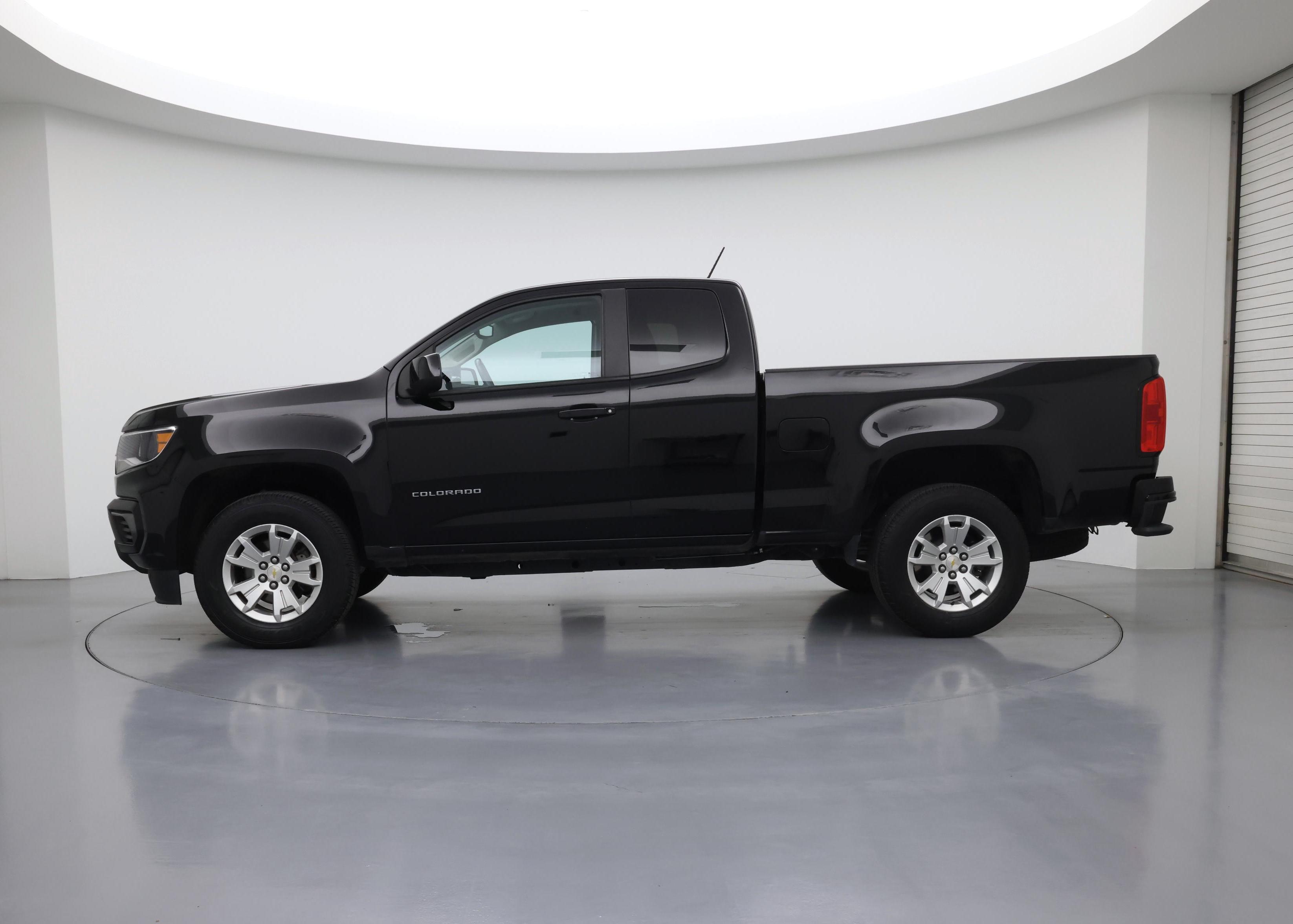 Thumbnail: 2022 Chevrolet Colorado - 3